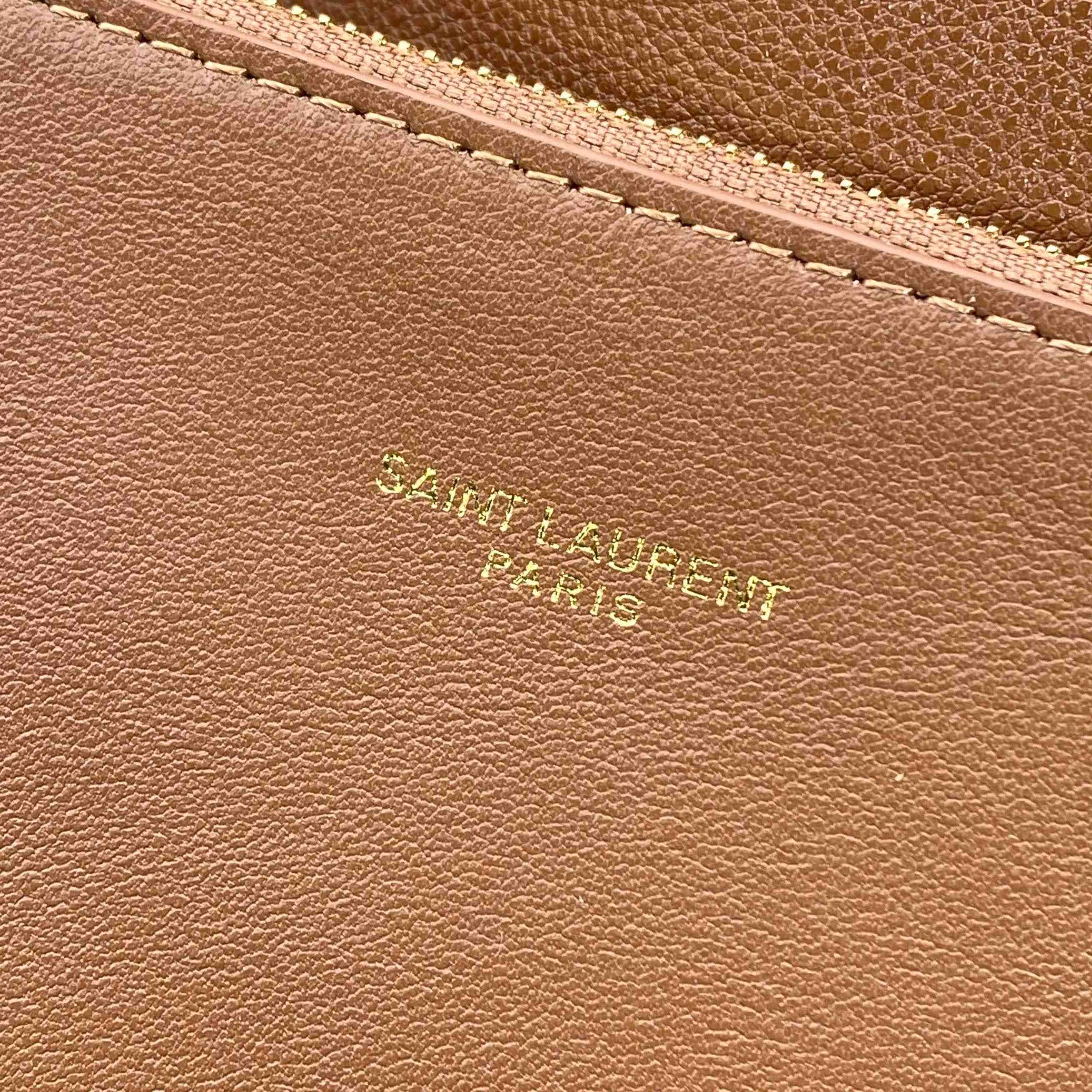 Saint Laurent LE 5 À 7 Supple LARGE In Grained Leather - FashionPlug