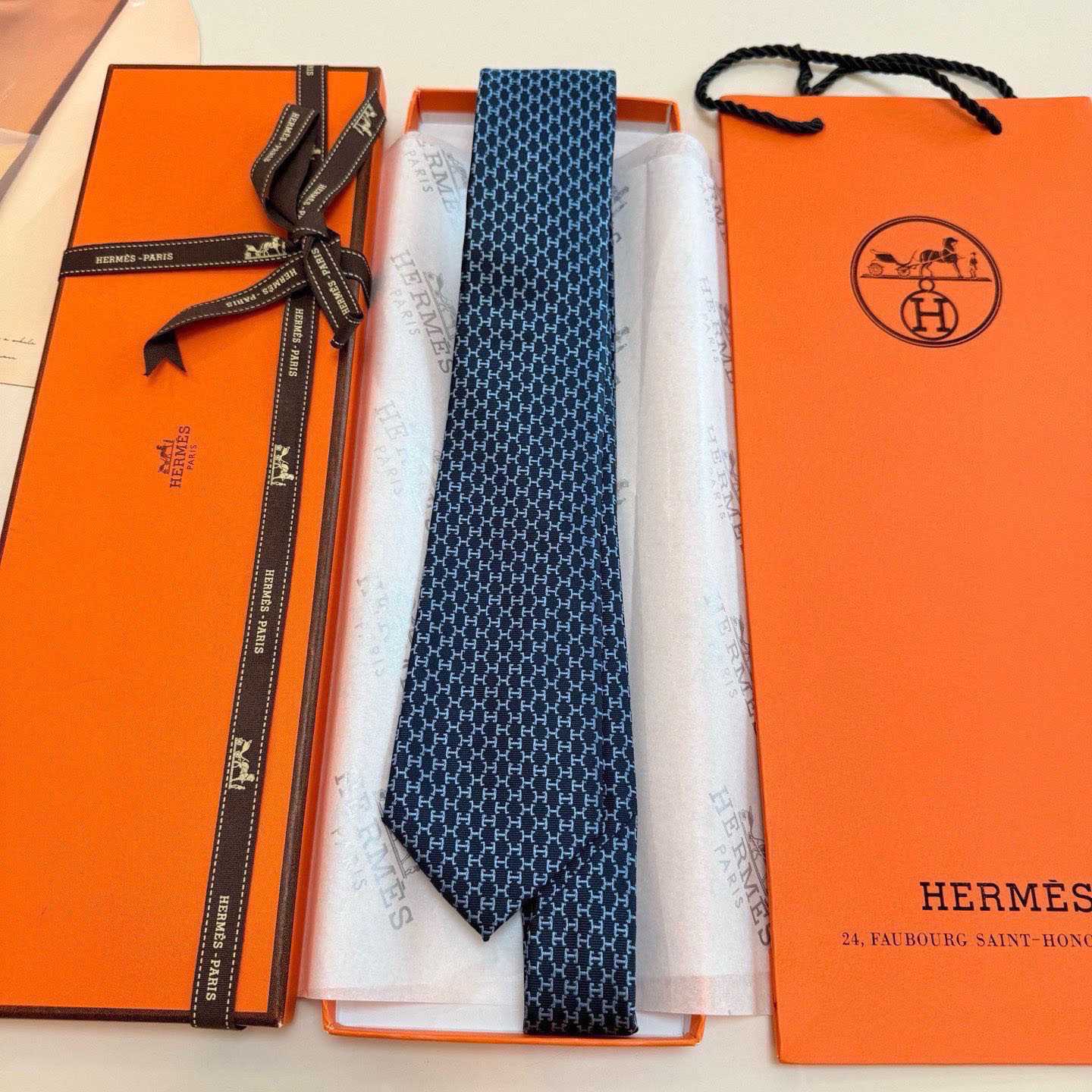 Hermes Dancing H Tie - FashionPlug
