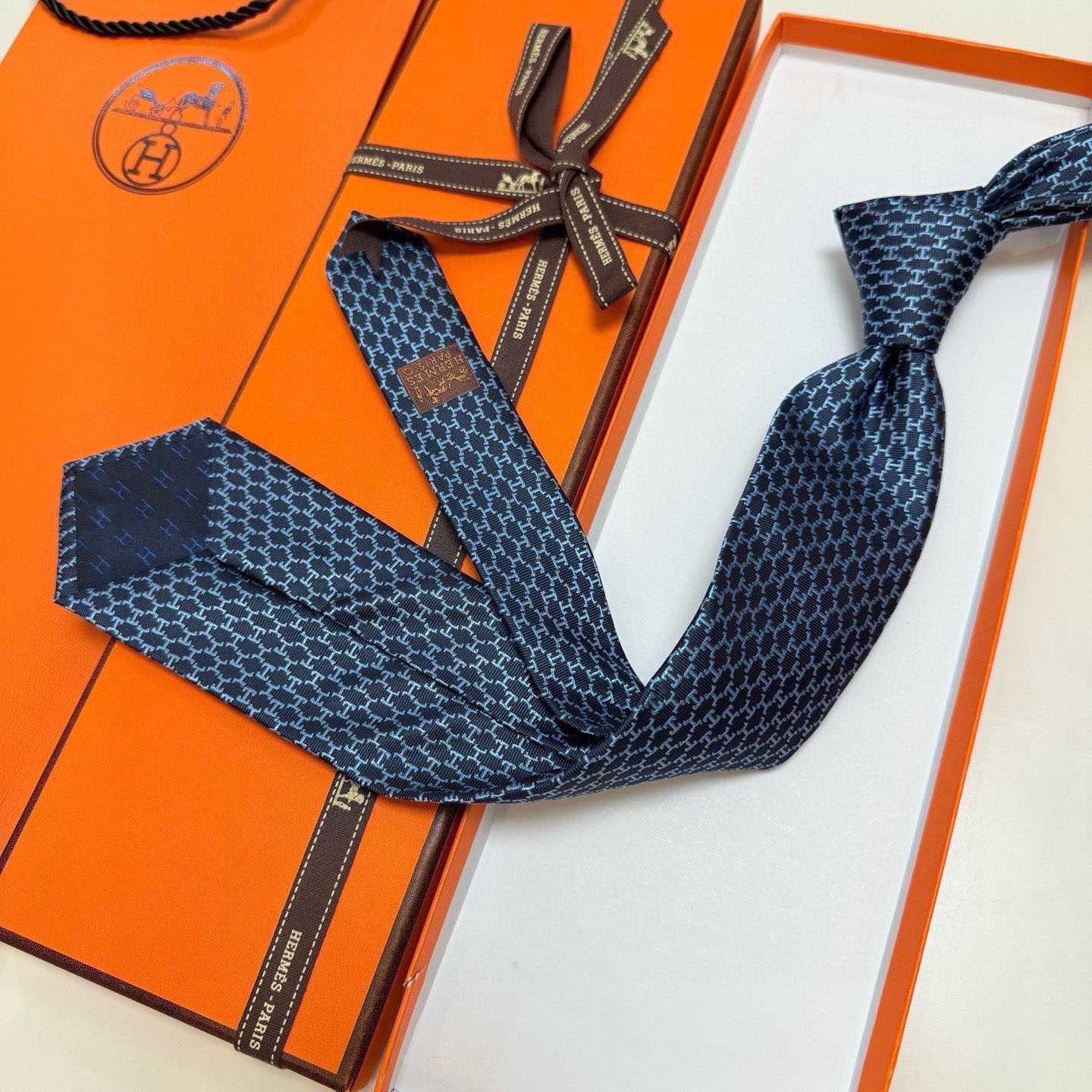 Hermes Dancing H Tie - FashionPlug