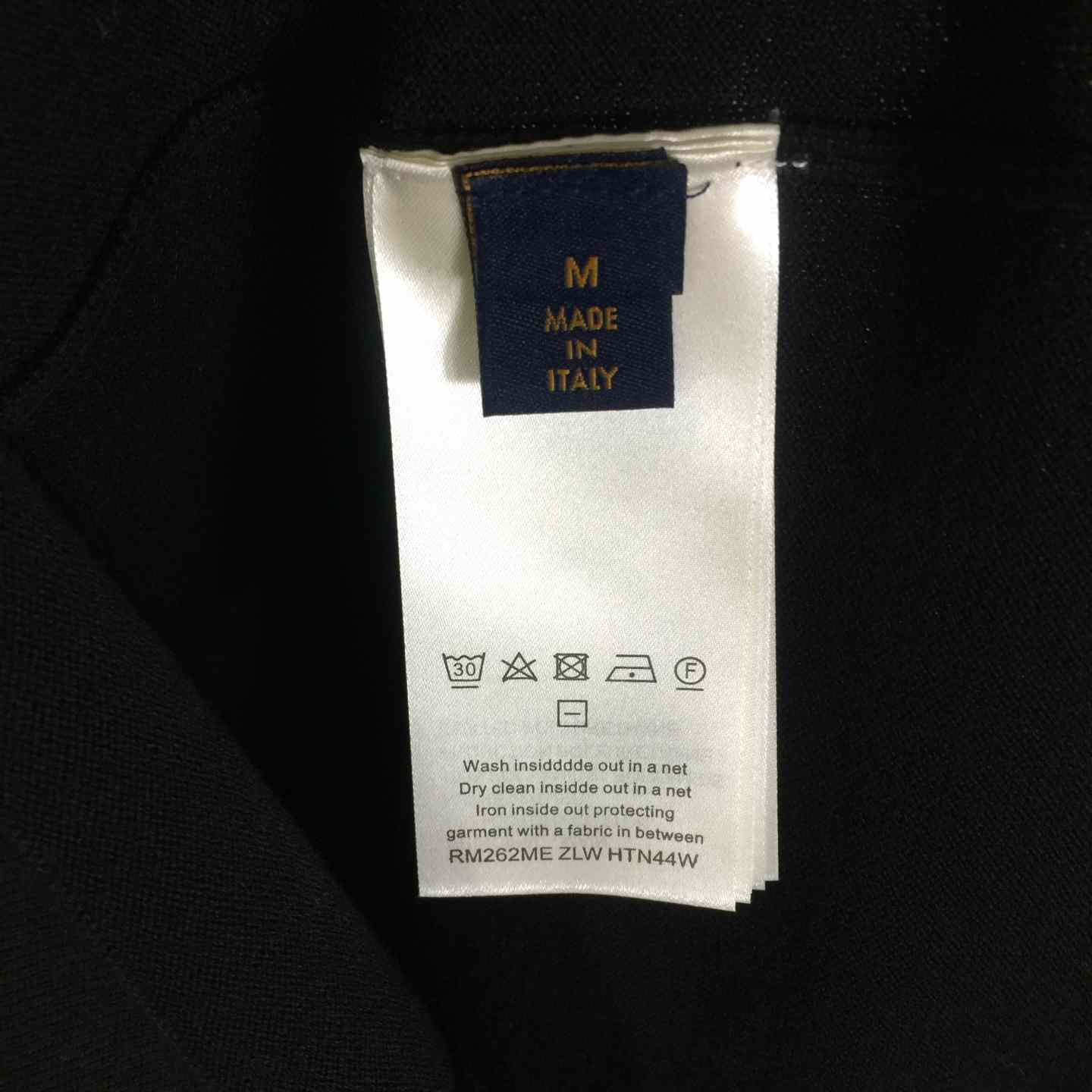 Louis Vuitton T-Shirt With Technical Signature Details   1AJRLX - FashionPlug