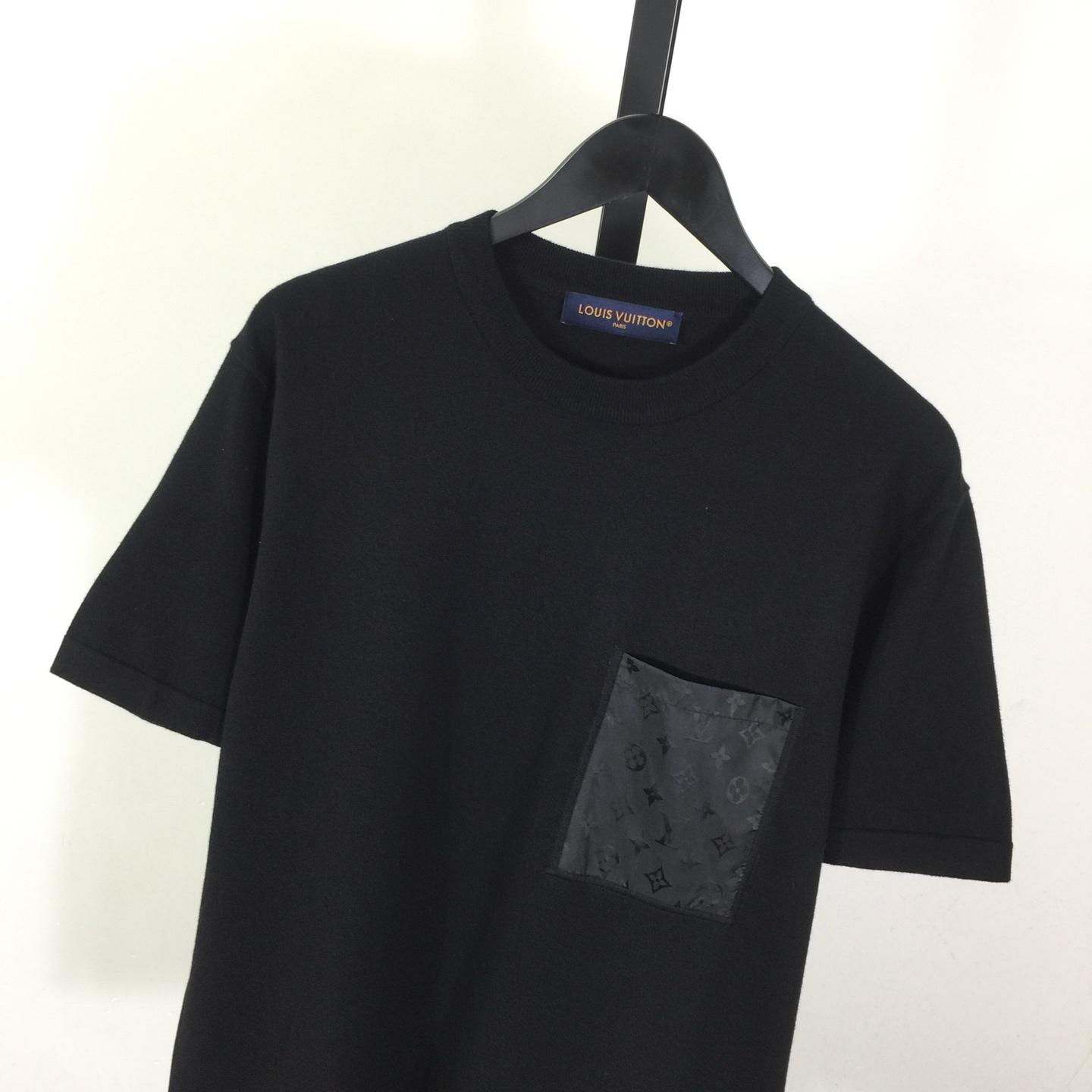Louis Vuitton T-Shirt With Technical Signature Details   1AJRLX - FashionPlug