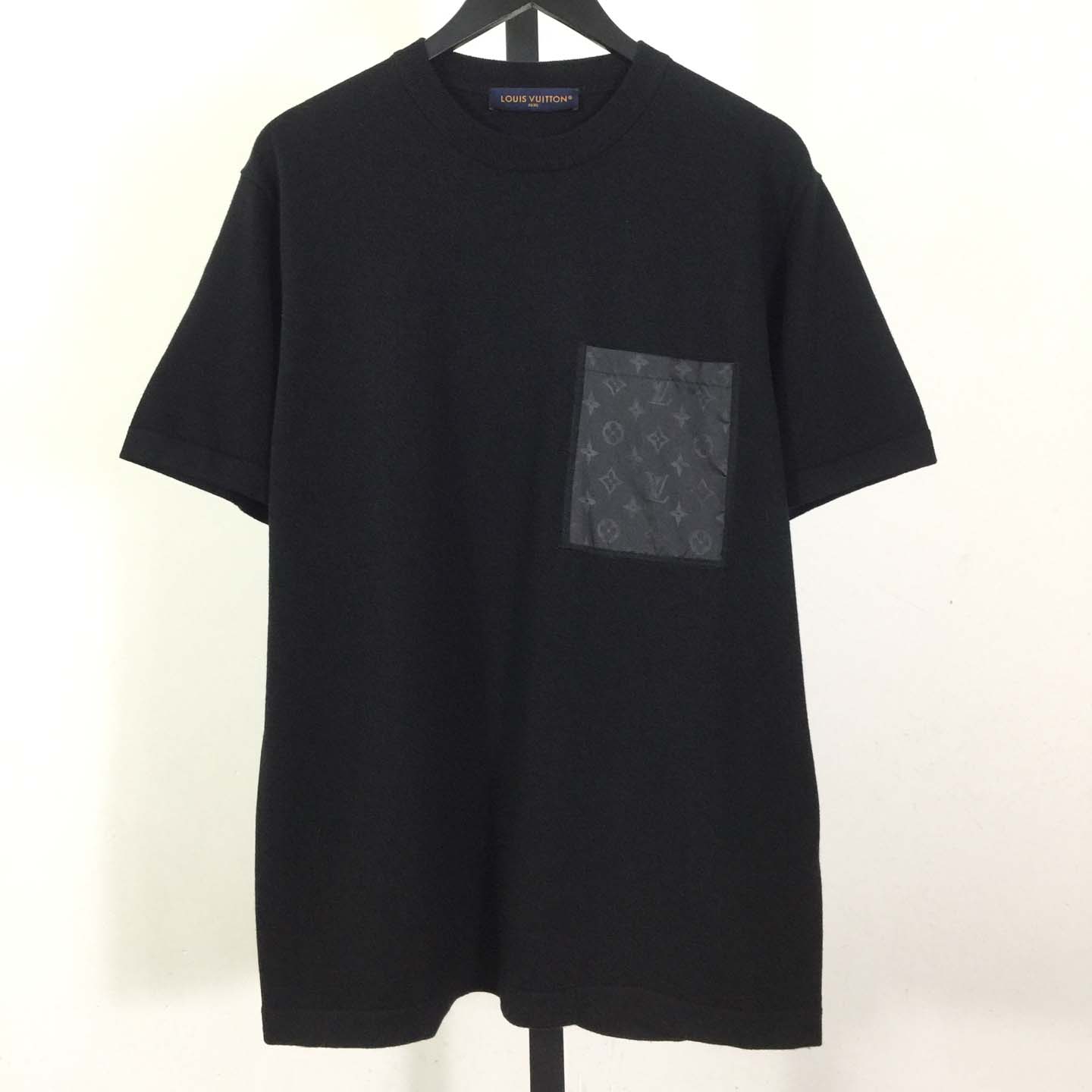 Louis Vuitton T-Shirt With Technical Signature Details   1AJRLX - FashionPlug