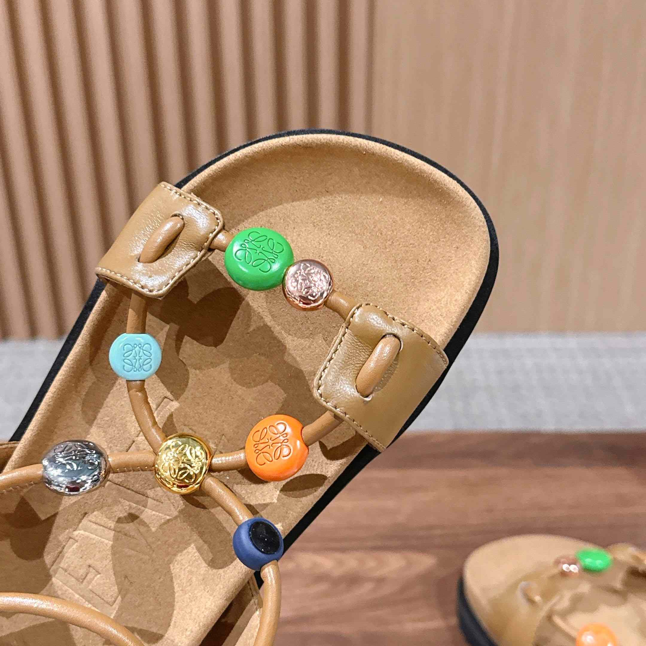 Loewe Pebble Beads Fussbett Sandal - FashionPlug
