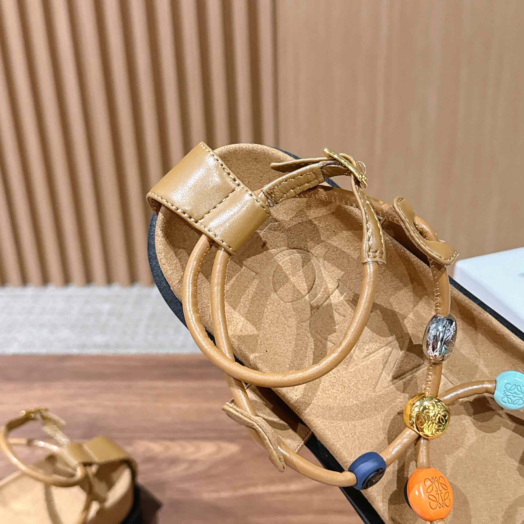 Loewe Pebble Beads Fussbett Sandal - FashionPlug