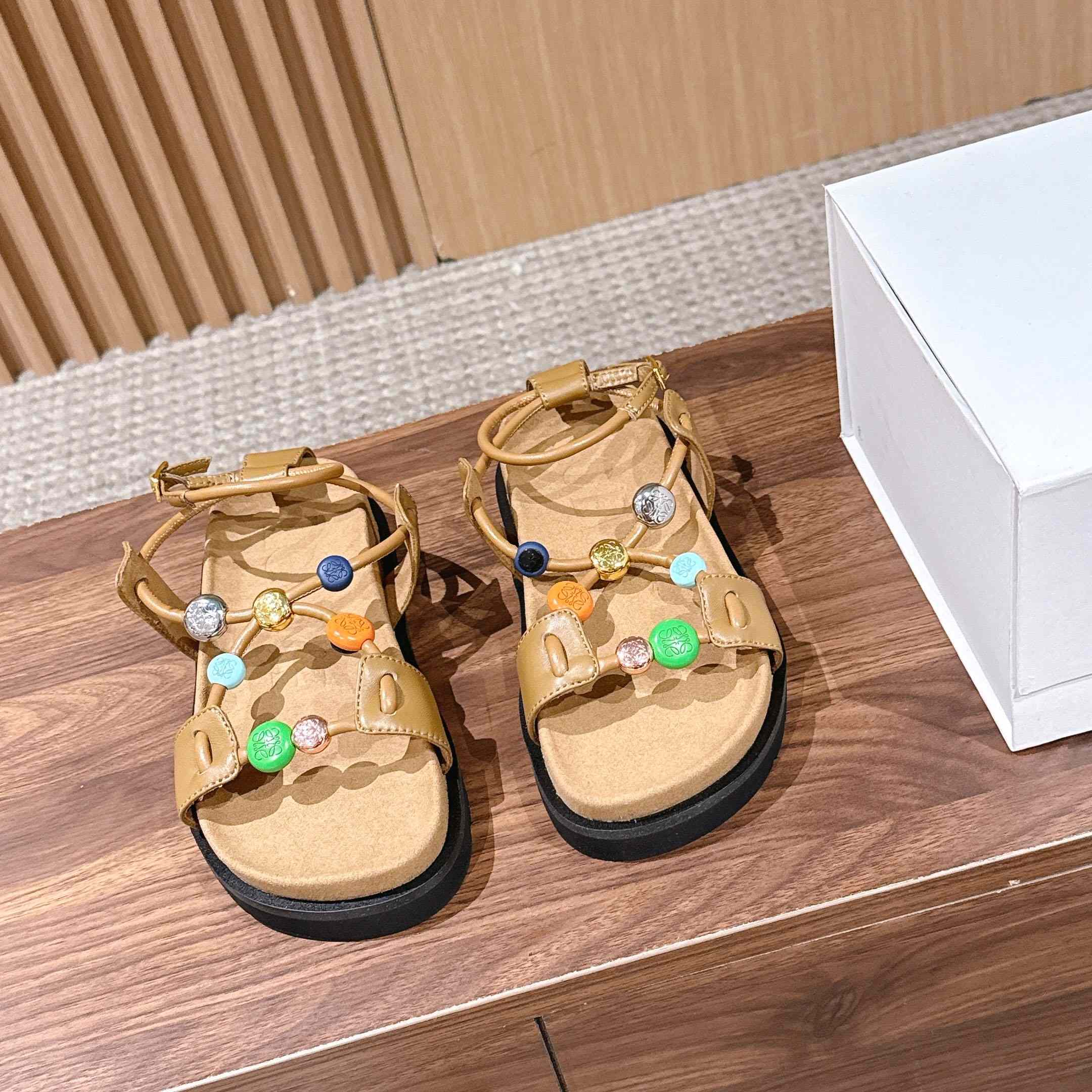 Loewe Pebble Beads Fussbett Sandal - FashionPlug