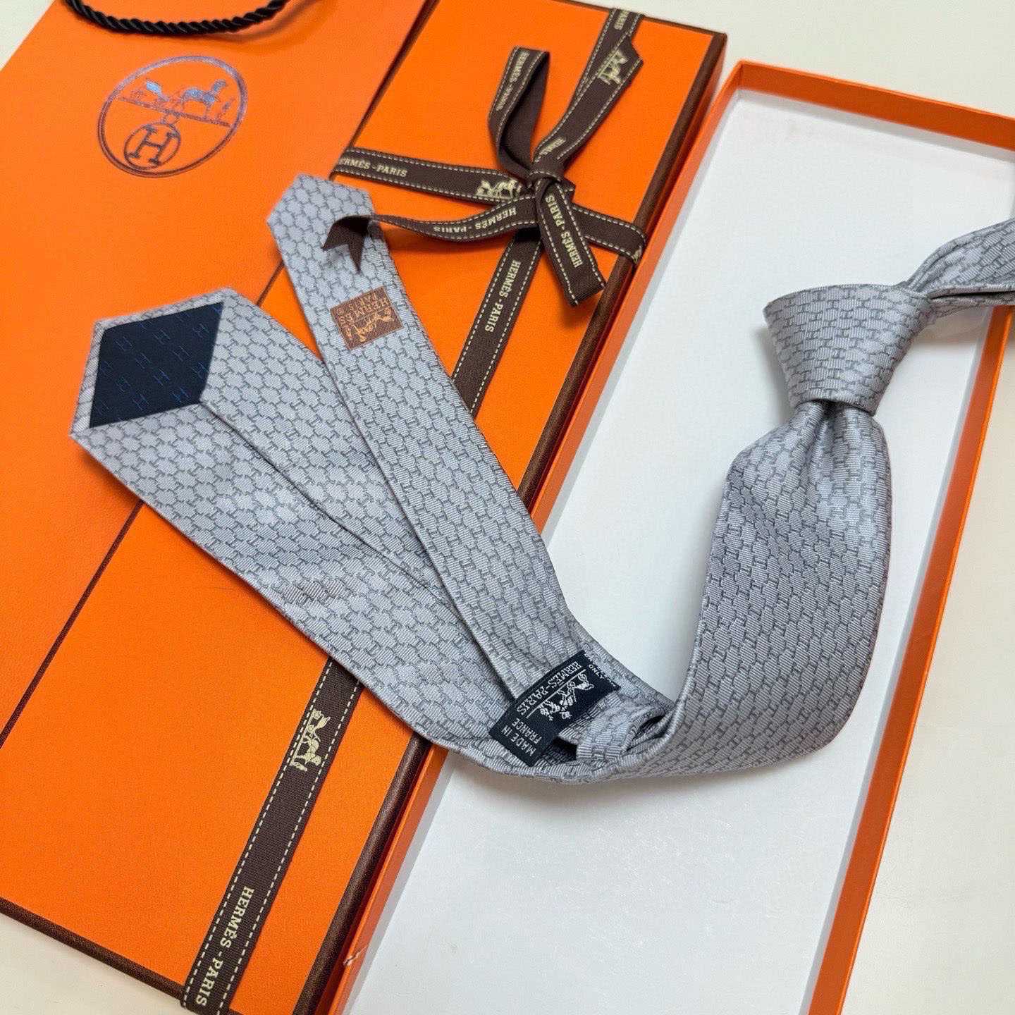 Hermes Dancing H Tie - FashionPlug