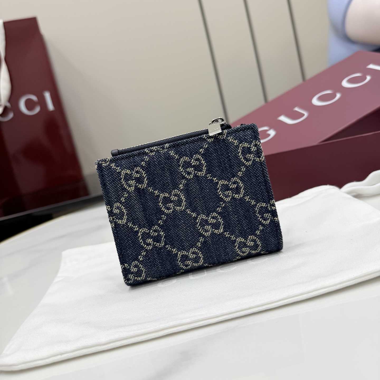 Gucci Small Wallet With Gucci Plaque - FashionPlug
