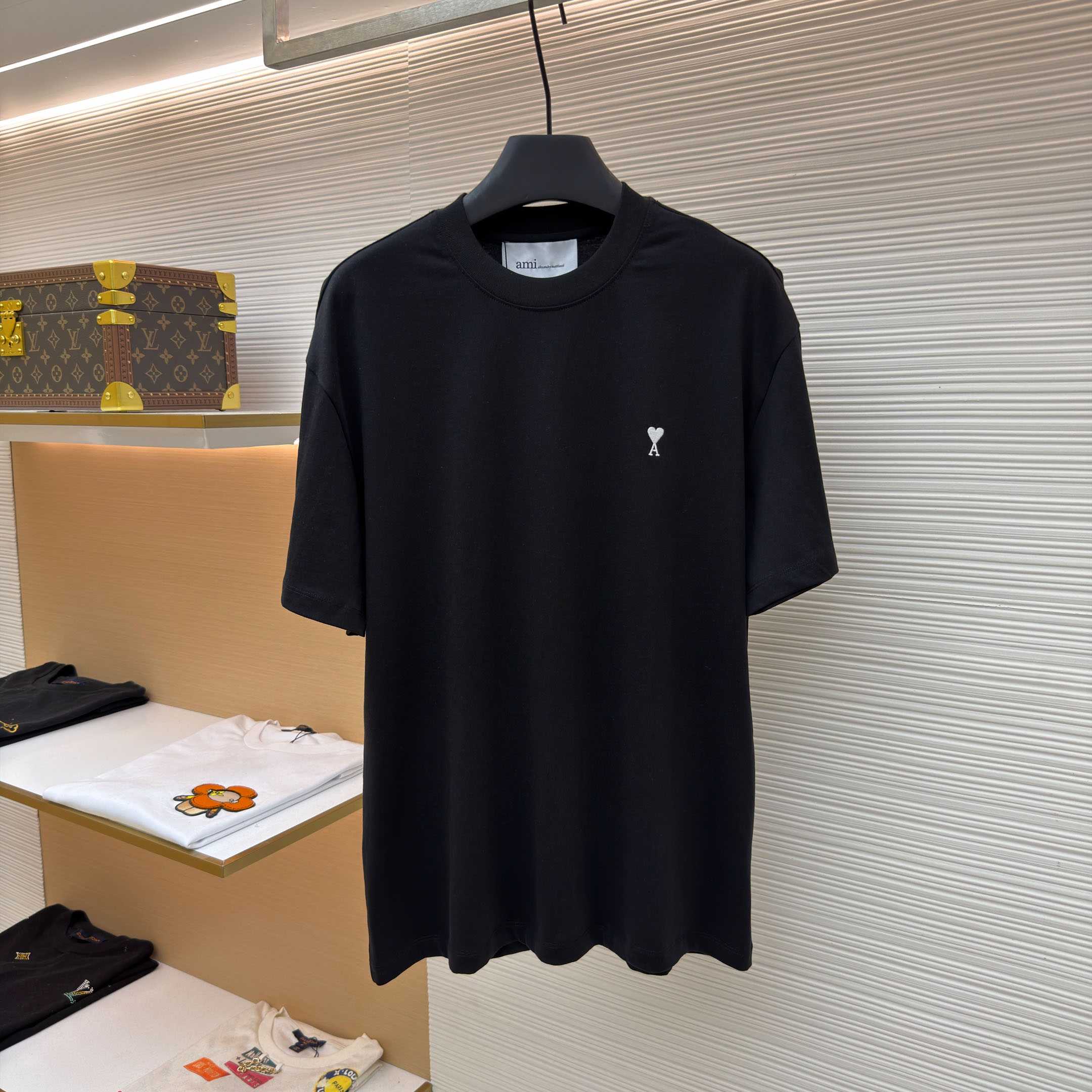 AMI Paris Black Cotton Ami De Coeur T-shirt - FashionPlug
