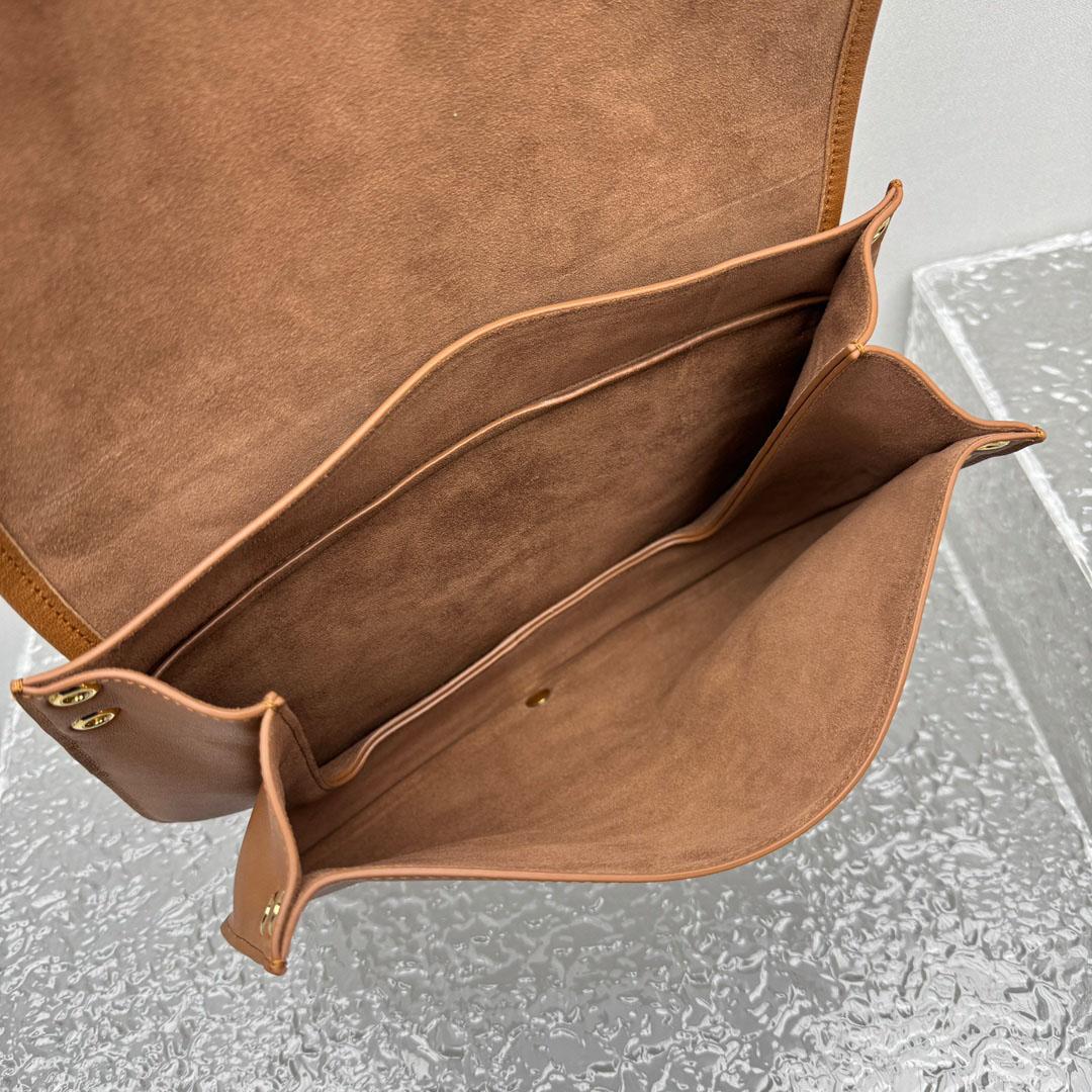 Celine Soft Triomphe Besace - FashionPlug