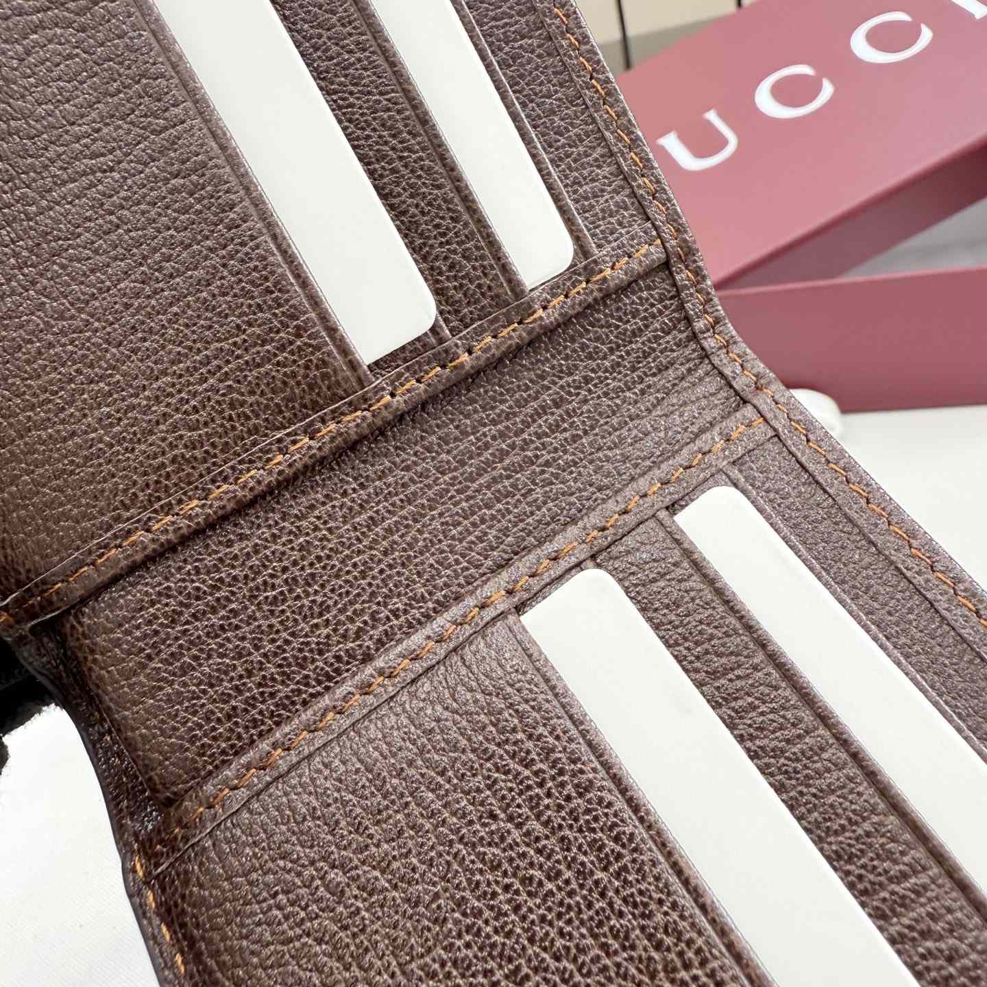 Gucci Bi-fold wallet With Web - FashionPlug