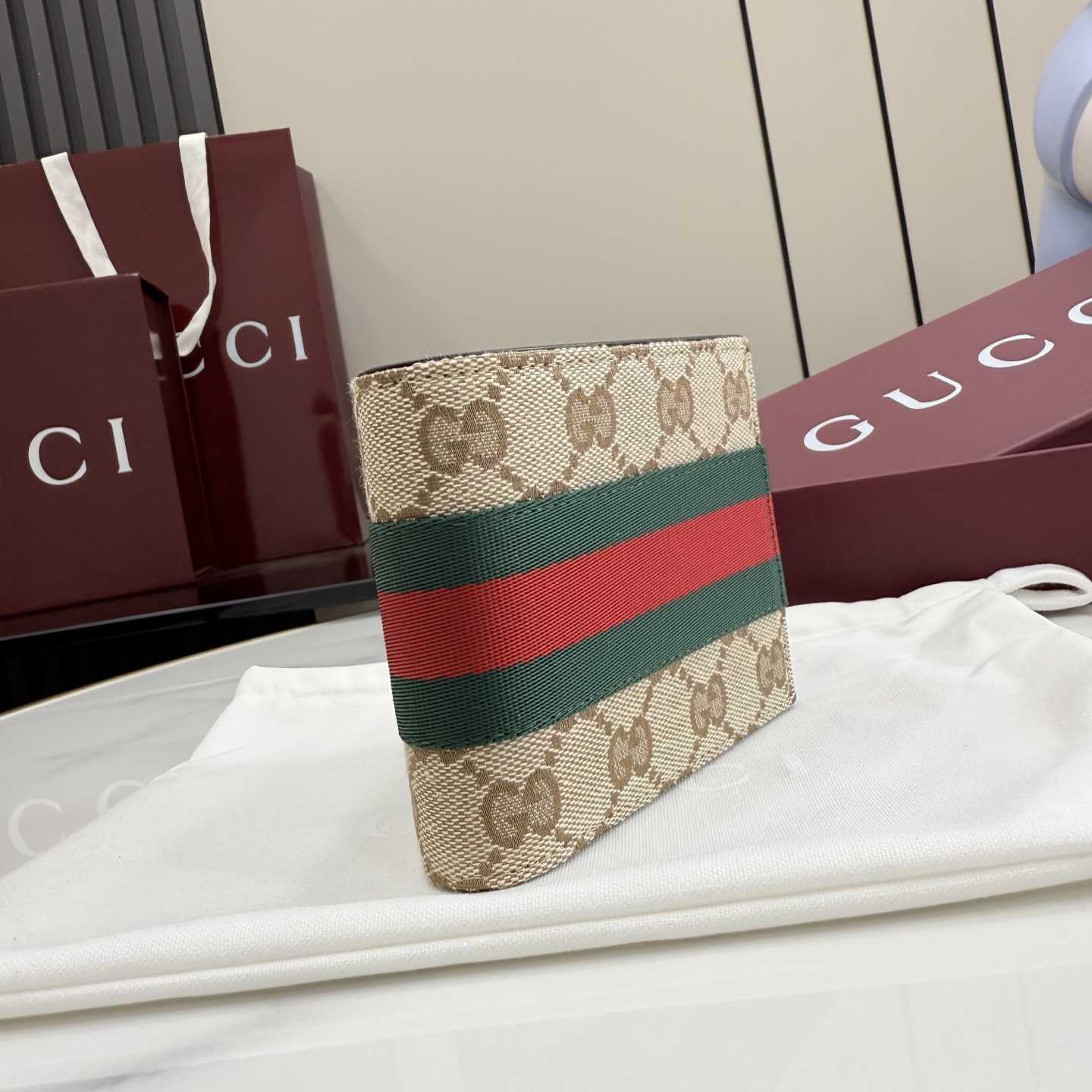 Gucci Bi-fold wallet With Web - FashionPlug