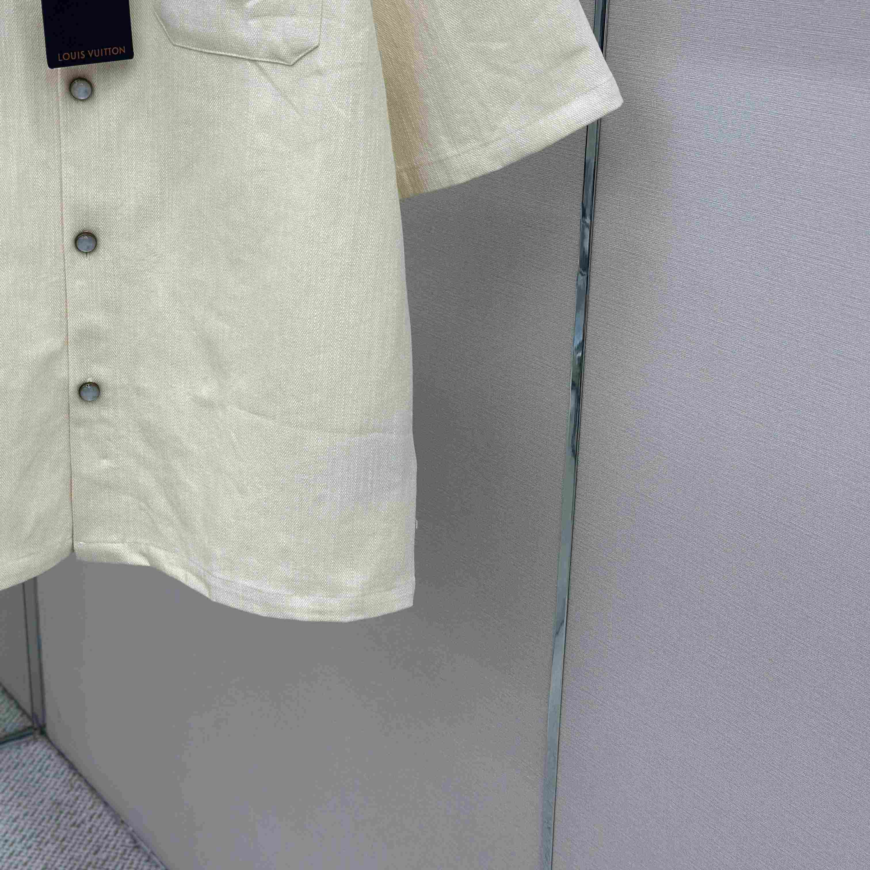 Louis Vuitton Silk-Blend Short-Sleeved Shirt 1AHCHW - FashionPlug