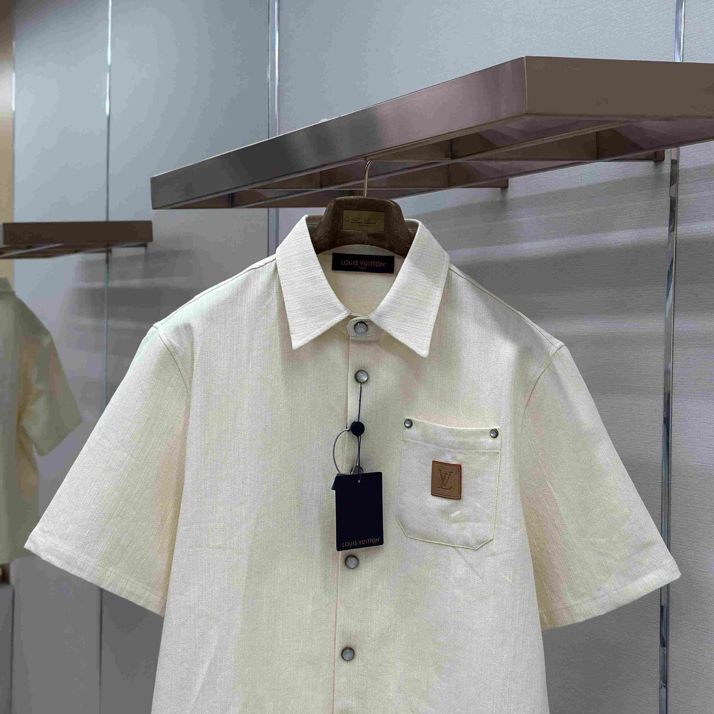 Louis Vuitton Silk-Blend Short-Sleeved Shirt 1AHCHW - FashionPlug
