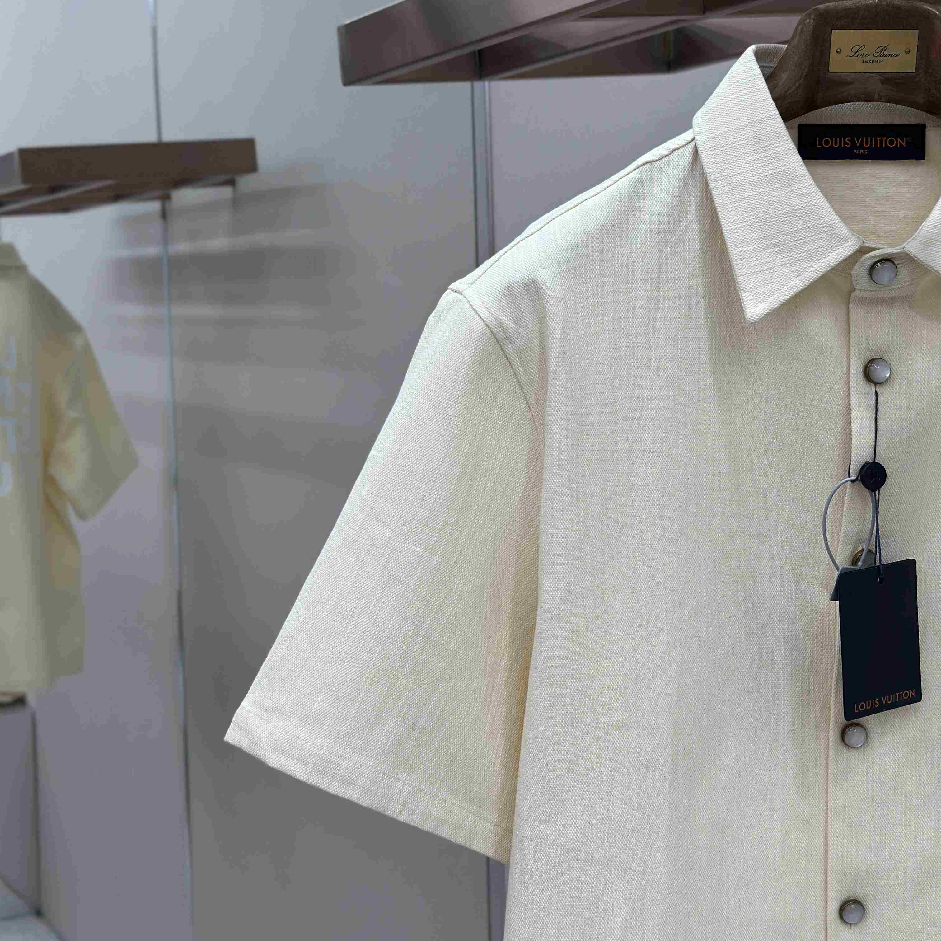 Louis Vuitton Silk-Blend Short-Sleeved Shirt 1AHCHW - FashionPlug