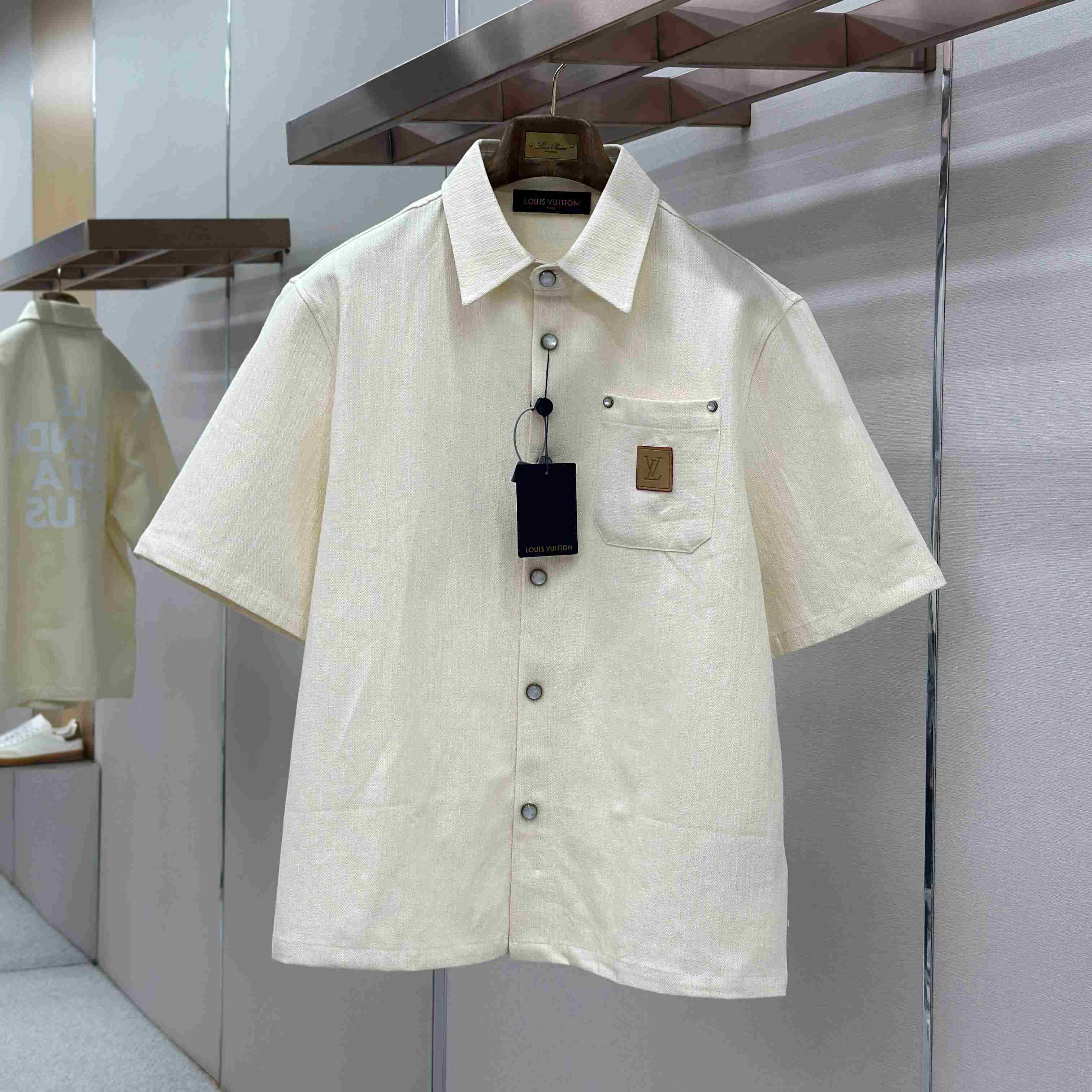 Louis Vuitton Silk-Blend Short-Sleeved Shirt 1AHCHW - FashionPlug