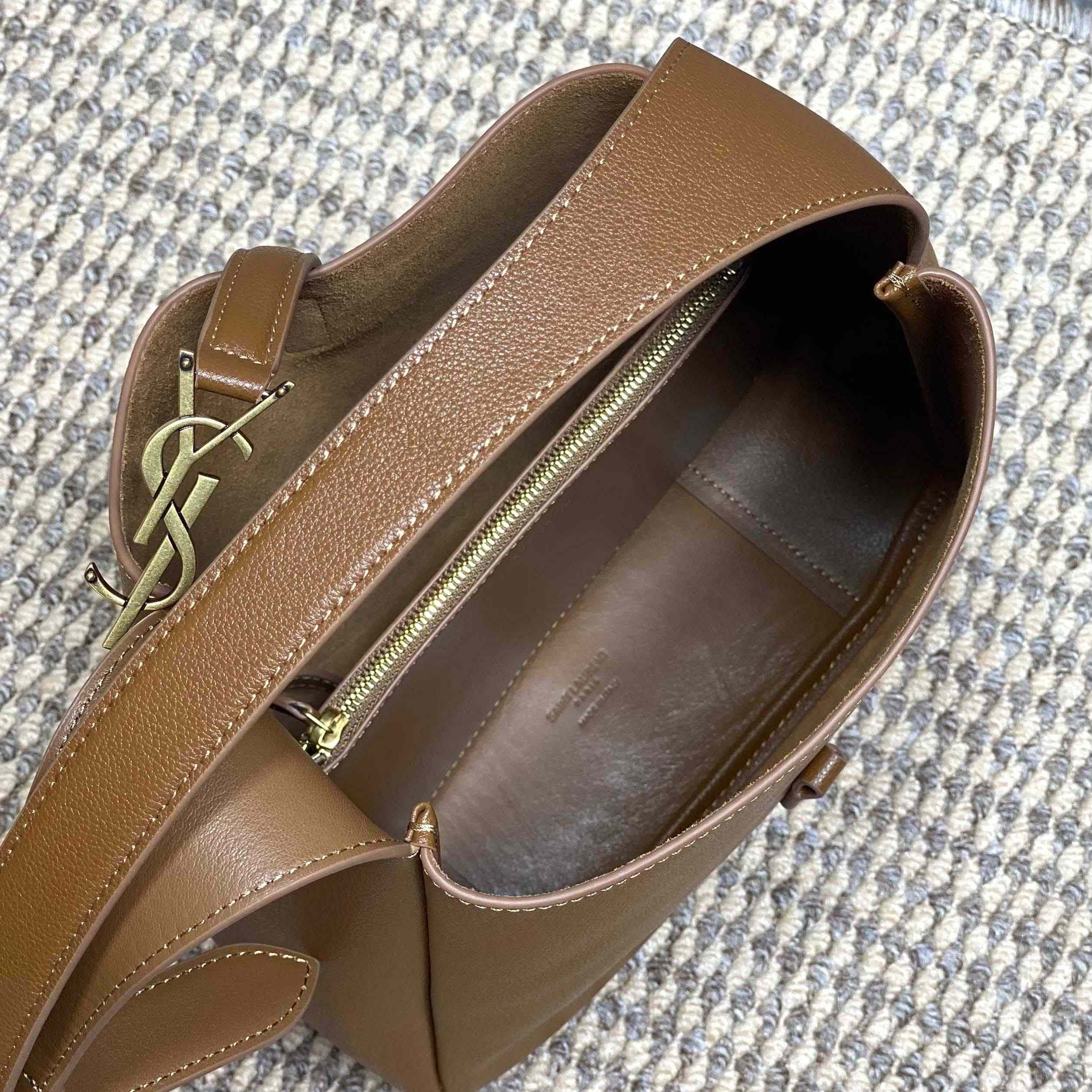 Saint Laurent LE 5 À 7 Supple Small In Grained Leather - FashionPlug