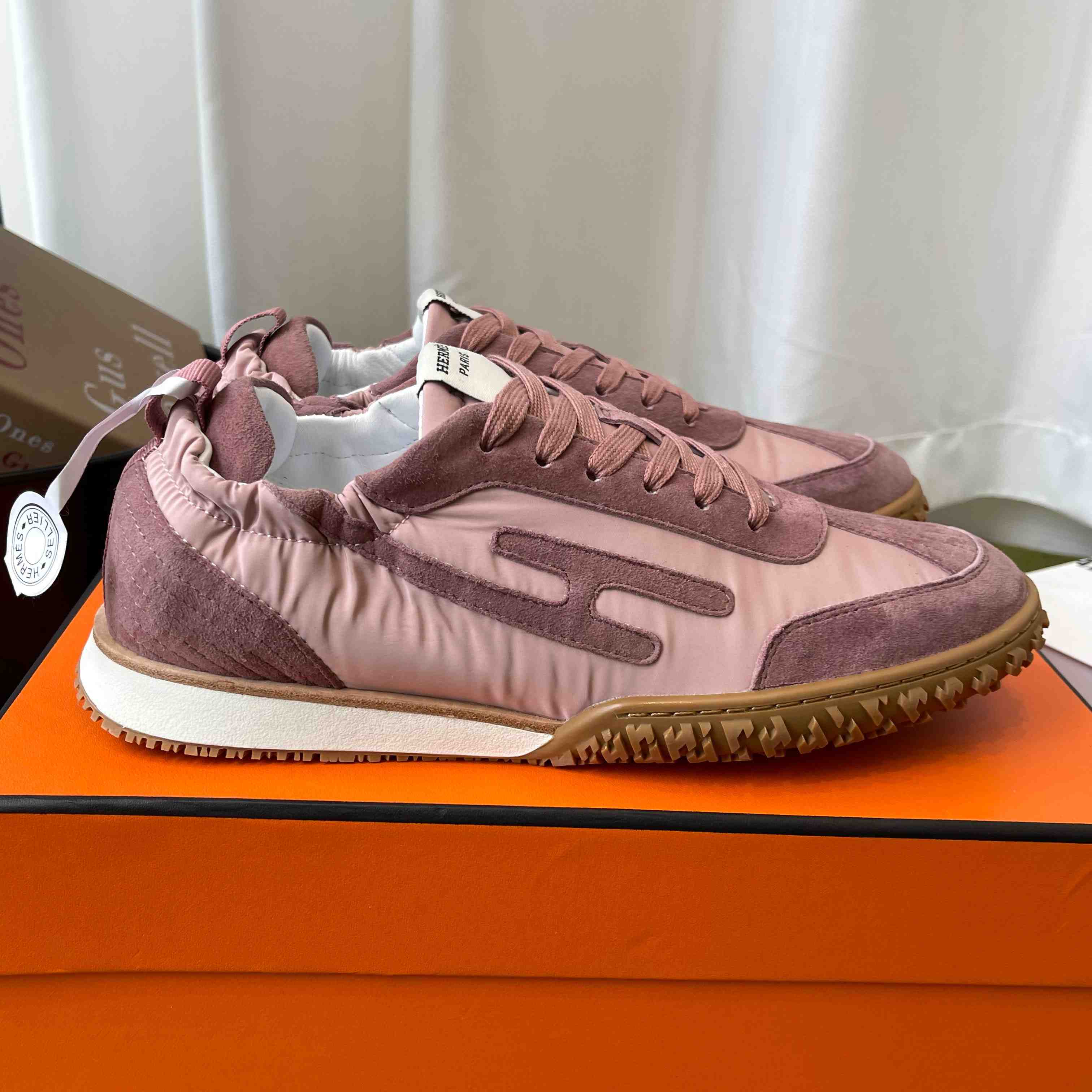 Hermes Jet Sneaker - FashionPlug