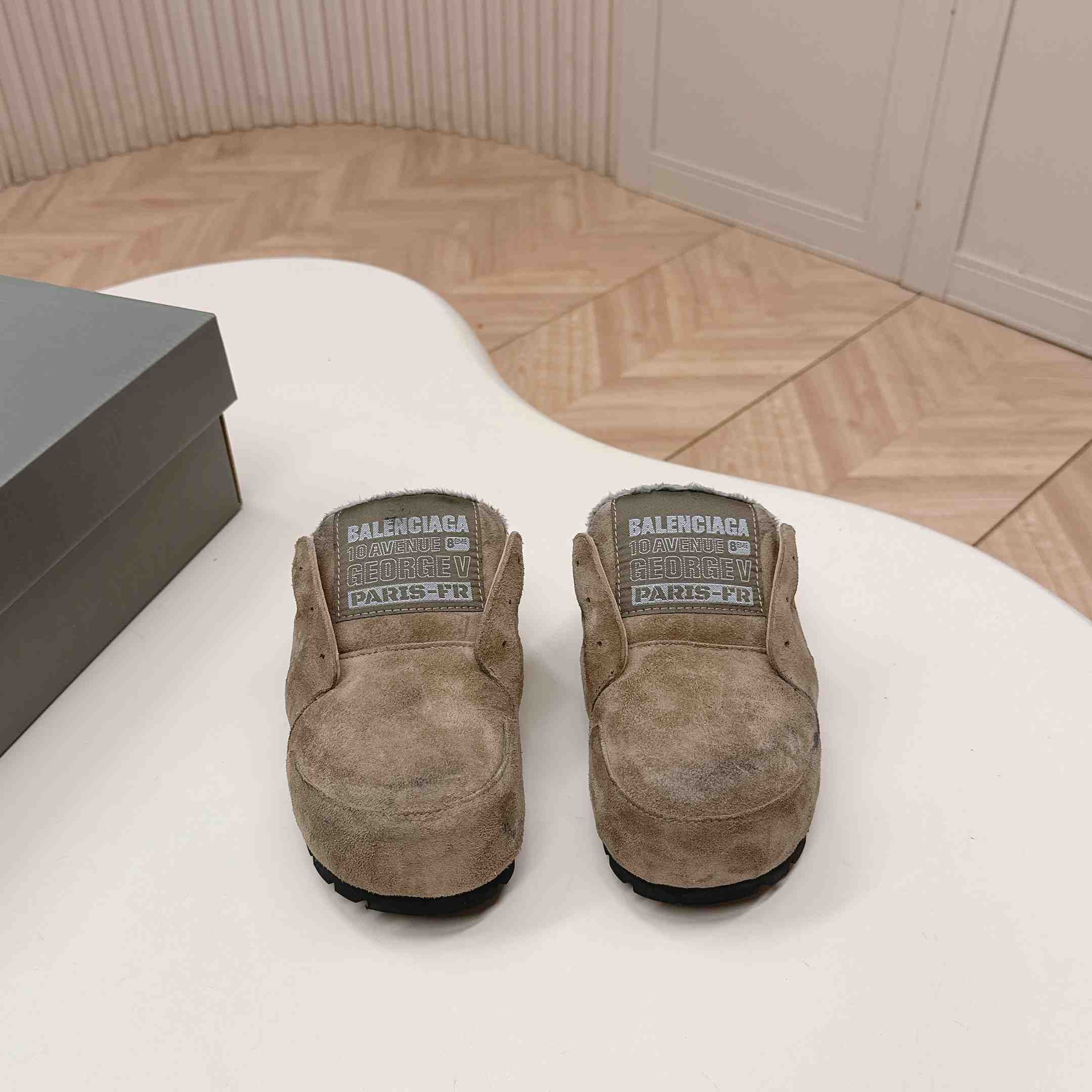 Balenciaga Dumbo Mule In Beige - FashionPlug