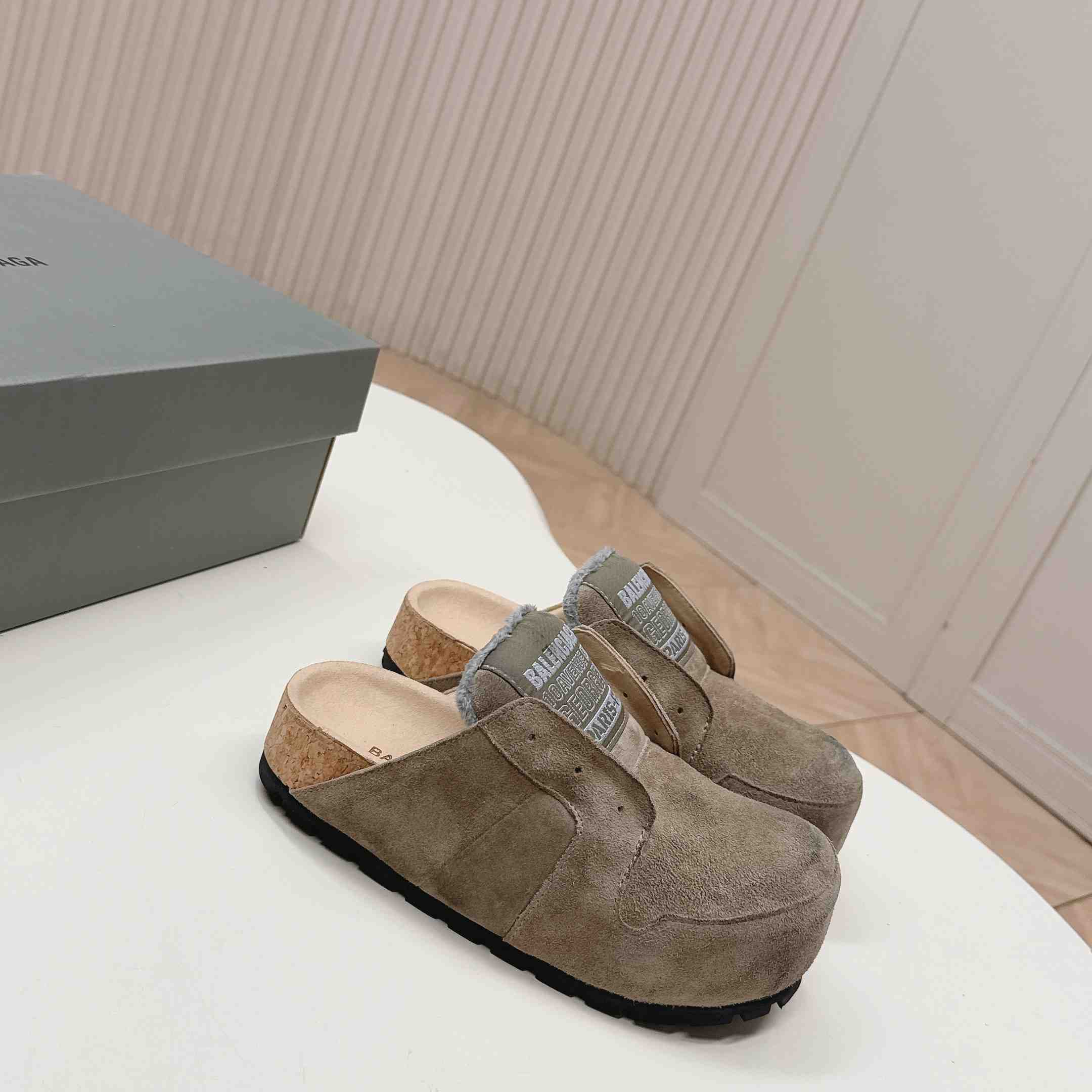 Balenciaga Dumbo Mule In Beige - FashionPlug