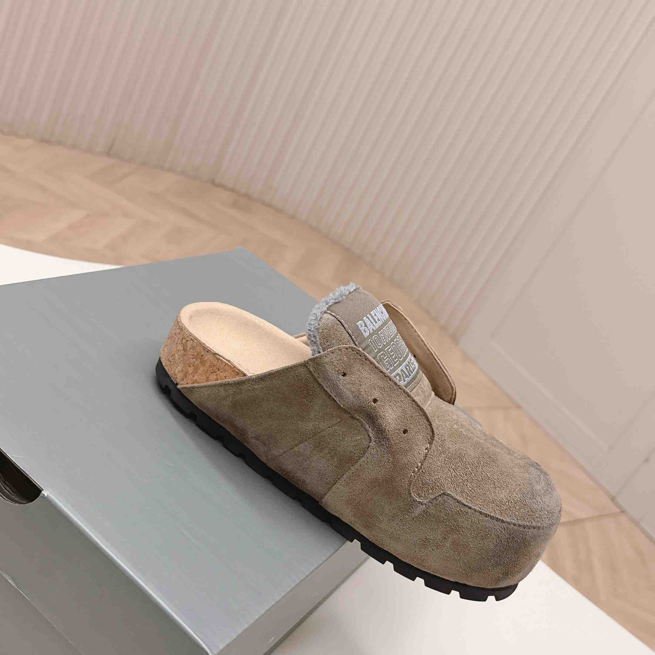 Balenciaga Dumbo Mule In Beige - FashionPlug