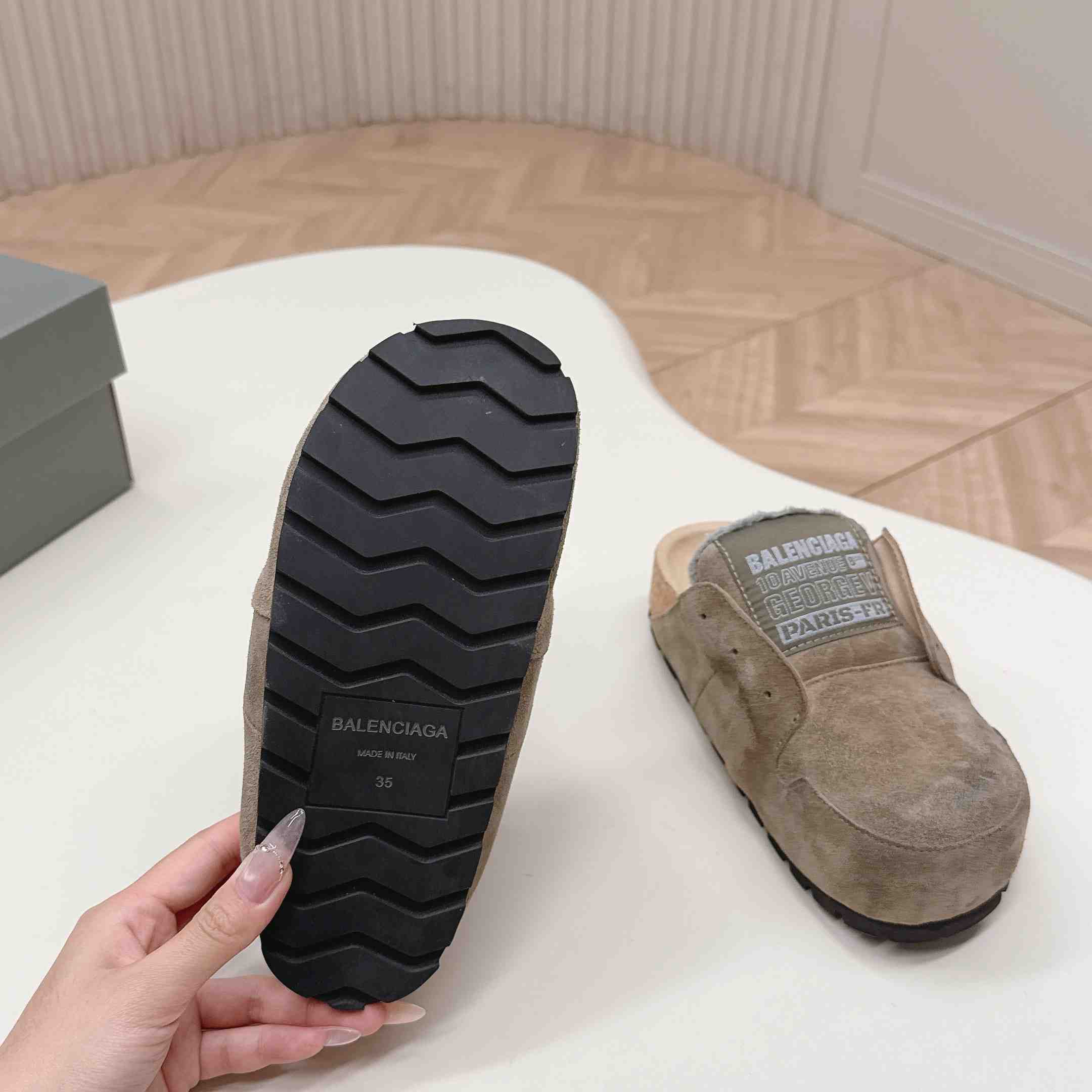 Balenciaga Dumbo Mule In Beige - FashionPlug