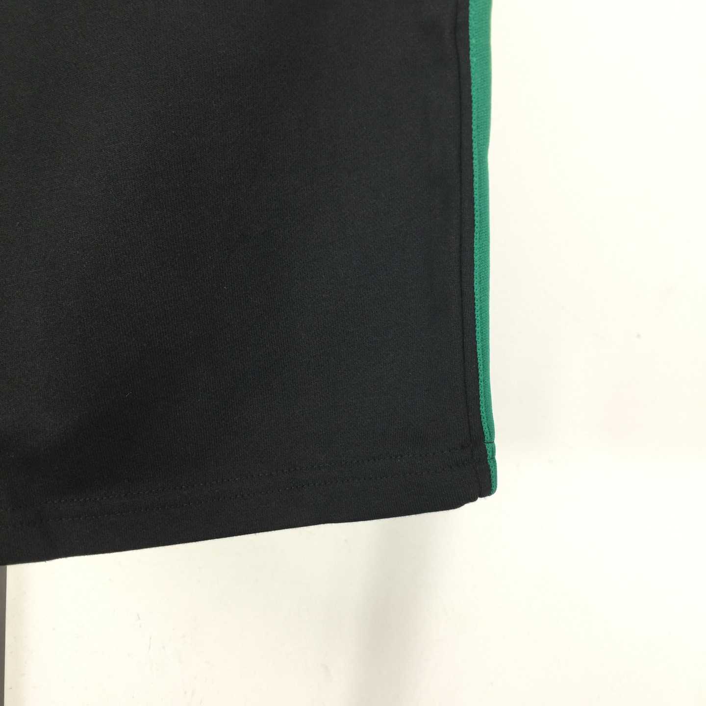 Gucci Men's Bermuda shorts  - FashionPlug