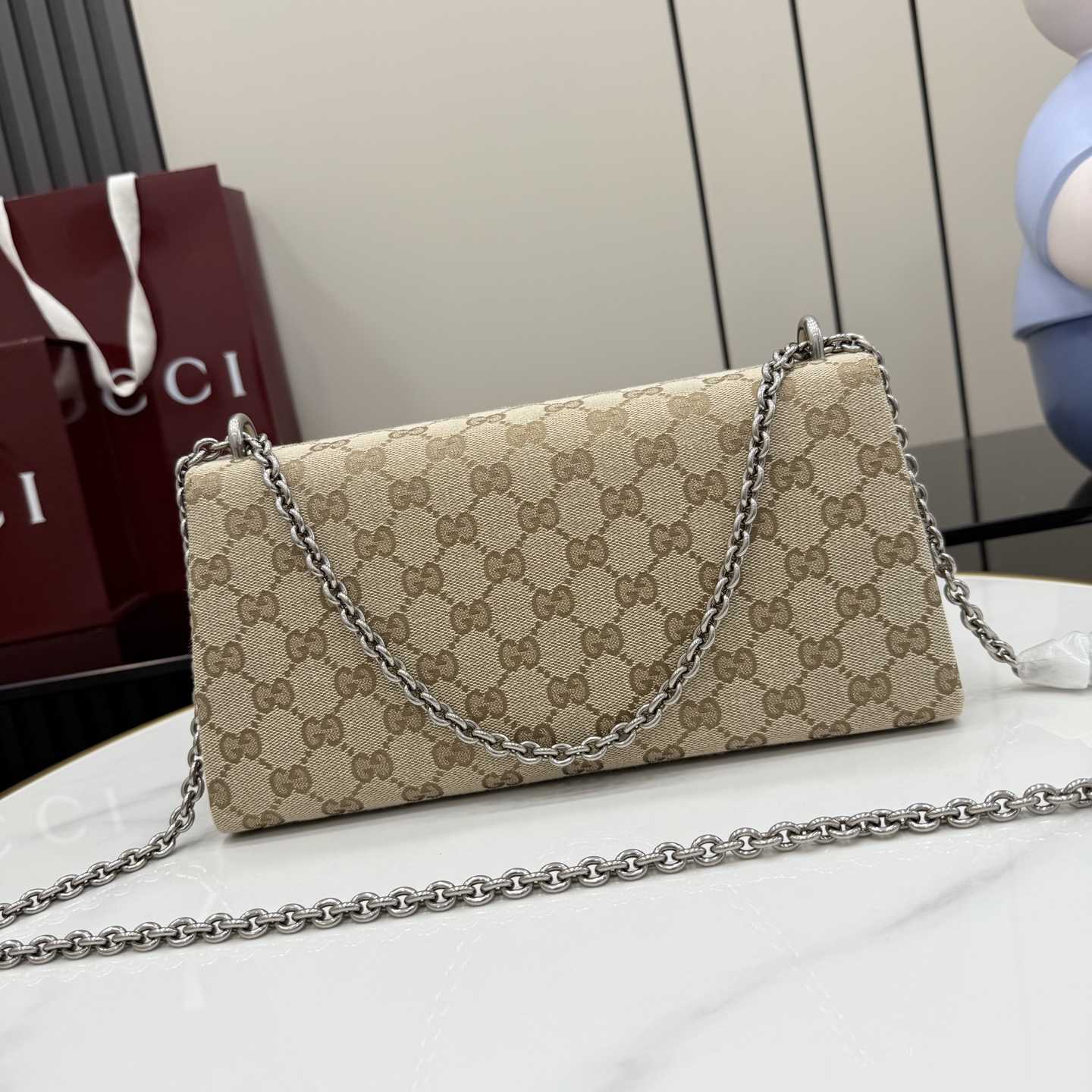 Gucci Dionysus Medium Shoulder Bag - FashionPlug