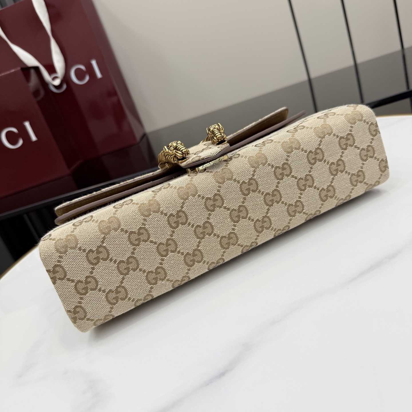 Gucci Dionysus Medium Shoulder Bag - FashionPlug