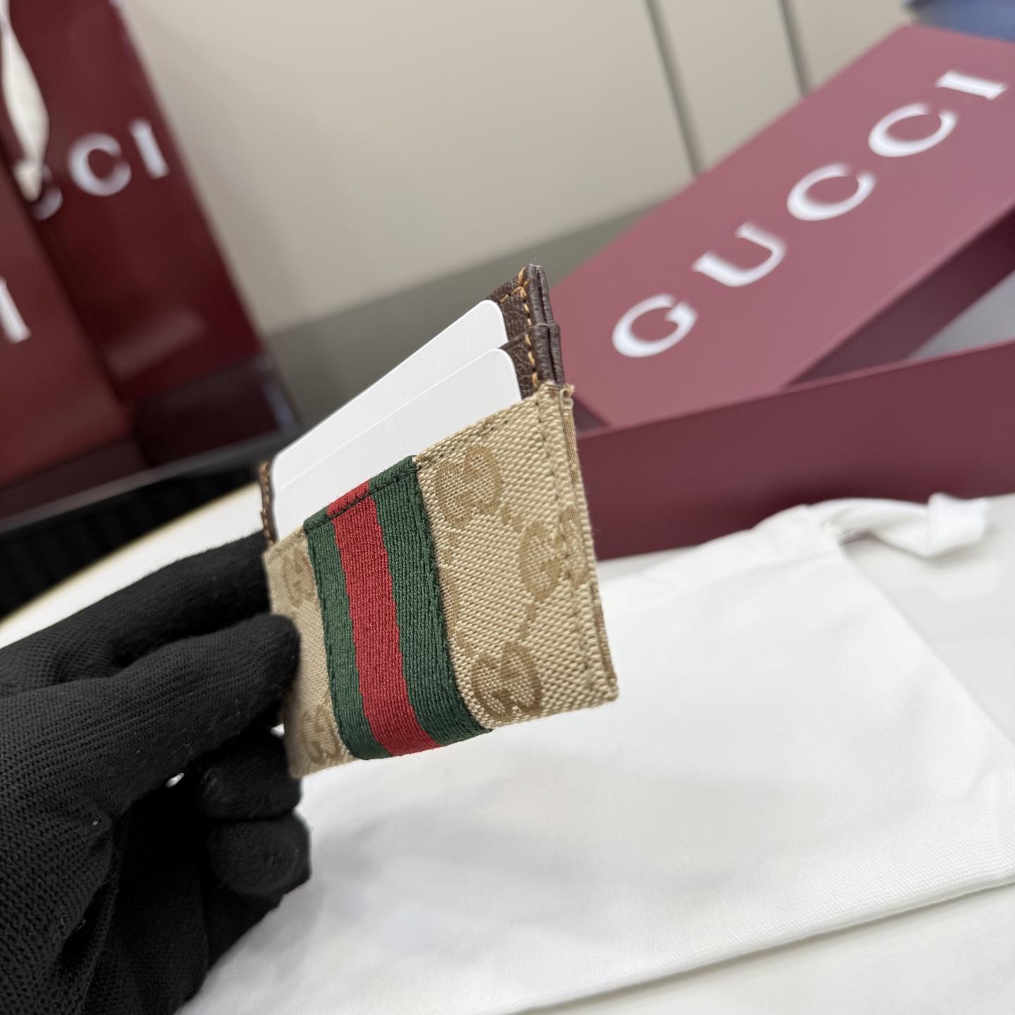 Gucci GG Card Case With Web - FashionPlug