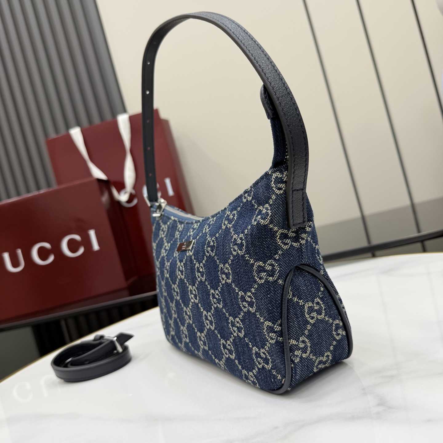 Gucci Lady Lunetta Small Shoulder Bag - FashionPlug