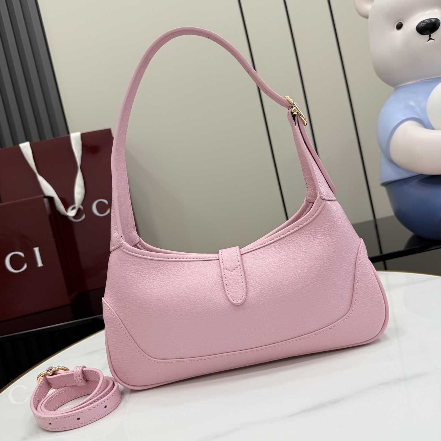 Gucci Jackie Slim Medium Shoulder Bag  - FashionPlug