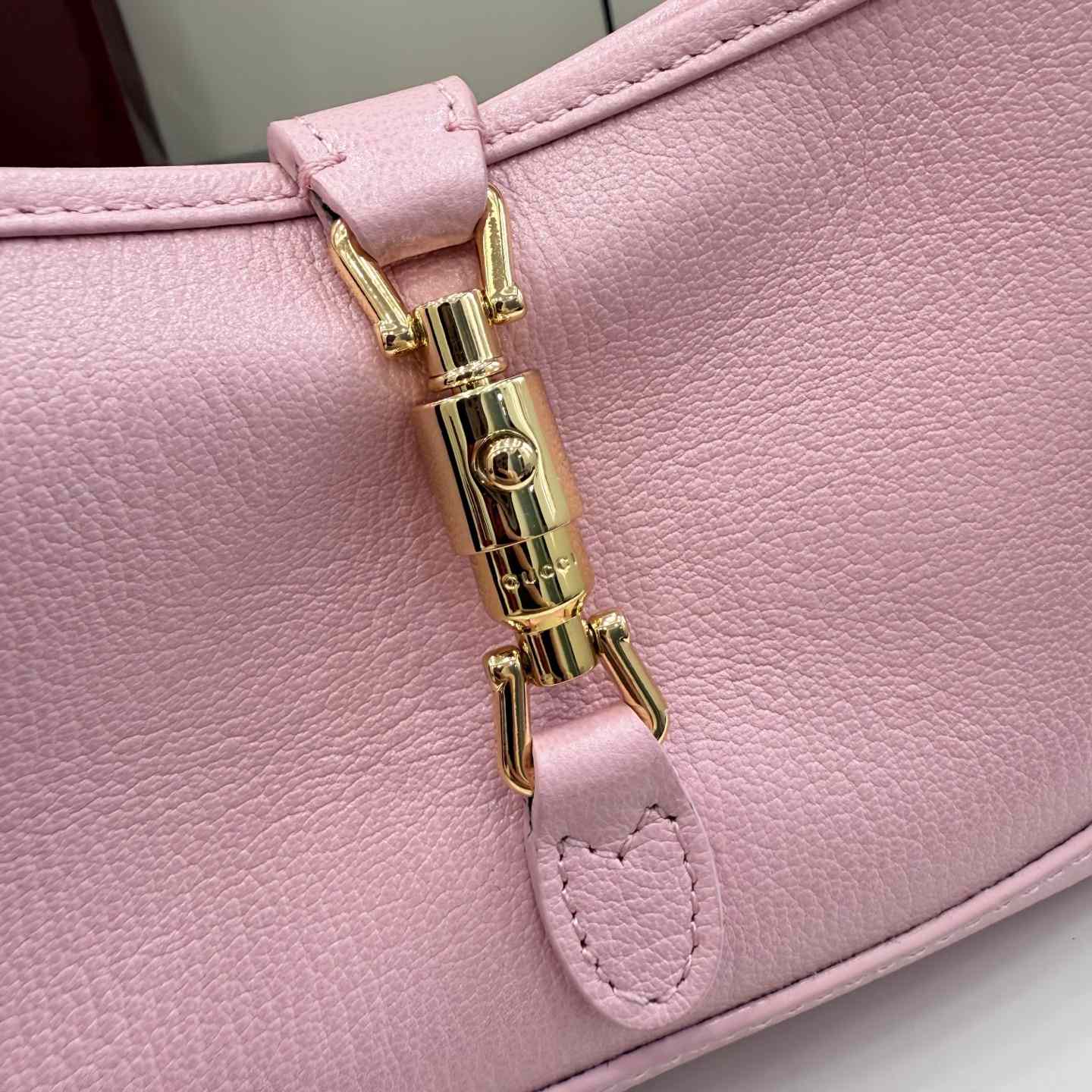 Gucci Jackie Slim Medium Shoulder Bag  - FashionPlug