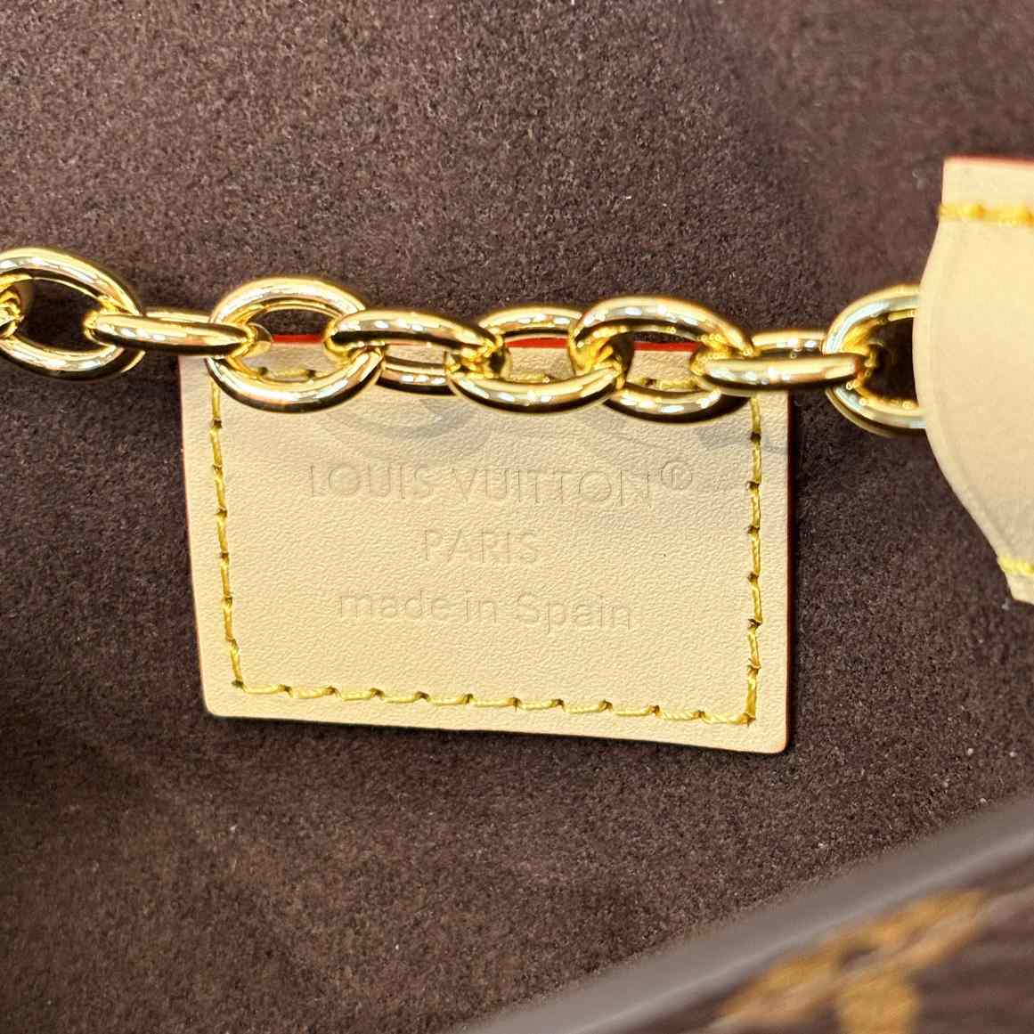Louis Vuitton Pouch Metis Belt M4588Z - FashionPlug