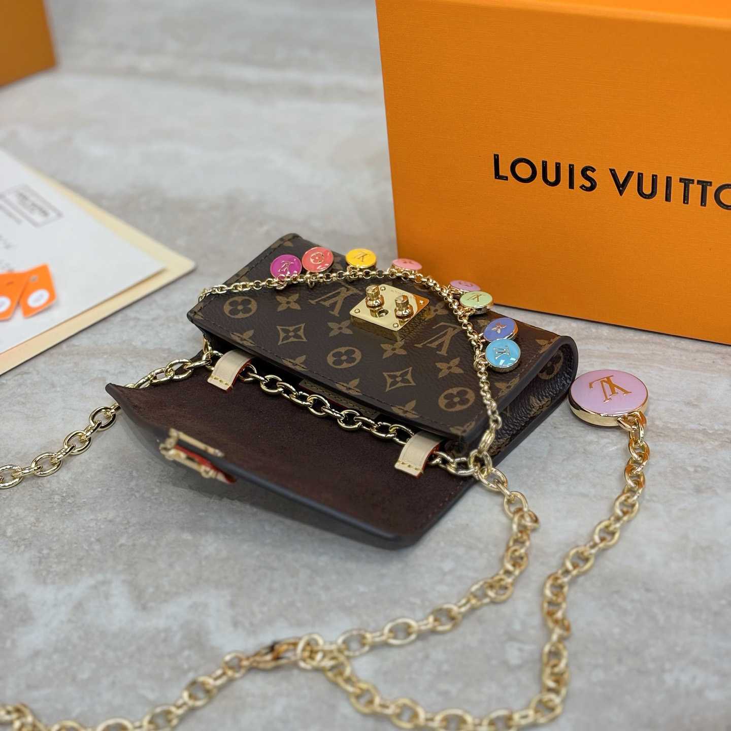 Louis Vuitton Pouch Metis Belt M4588Z - FashionPlug
