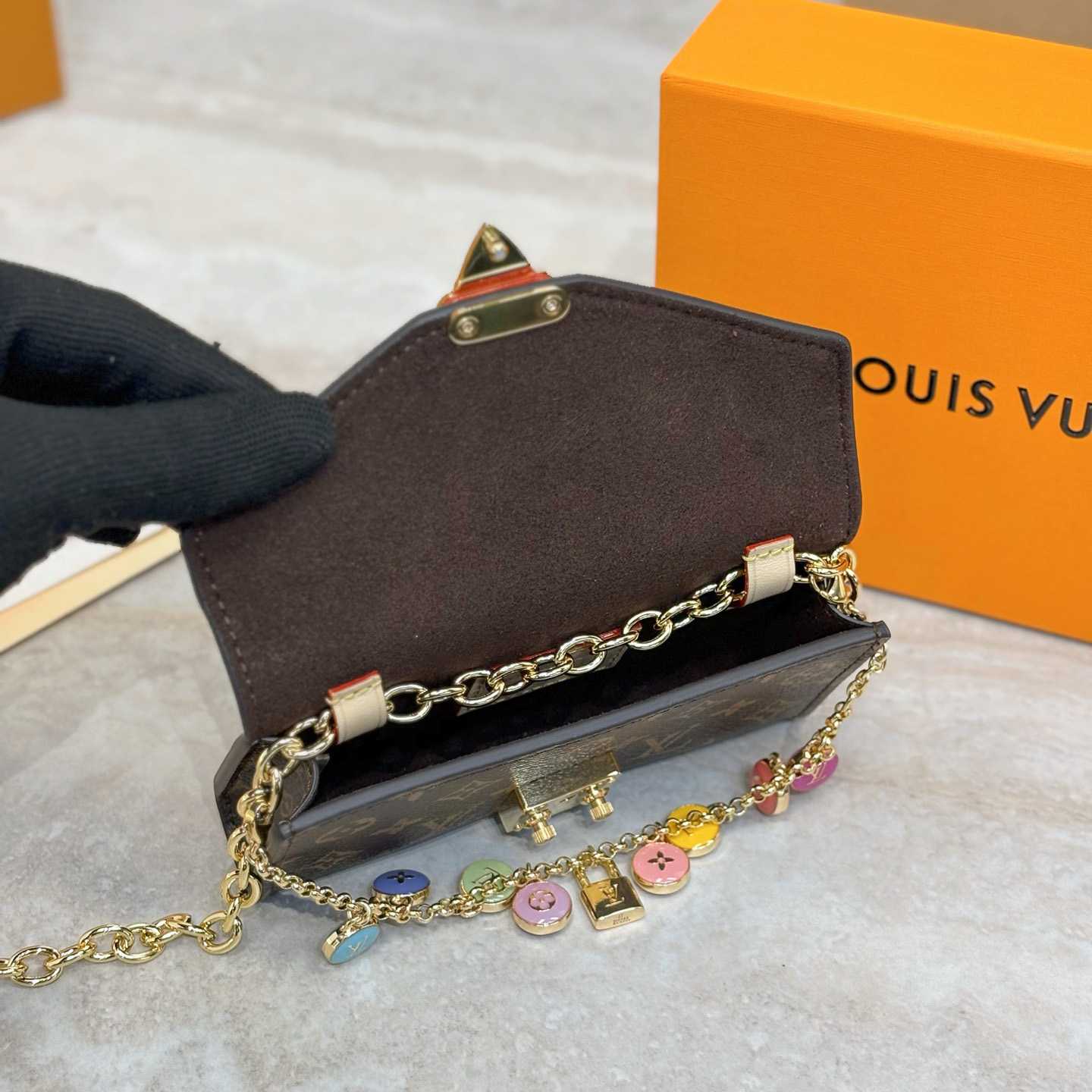 Louis Vuitton Pouch Metis Belt M4588Z - FashionPlug