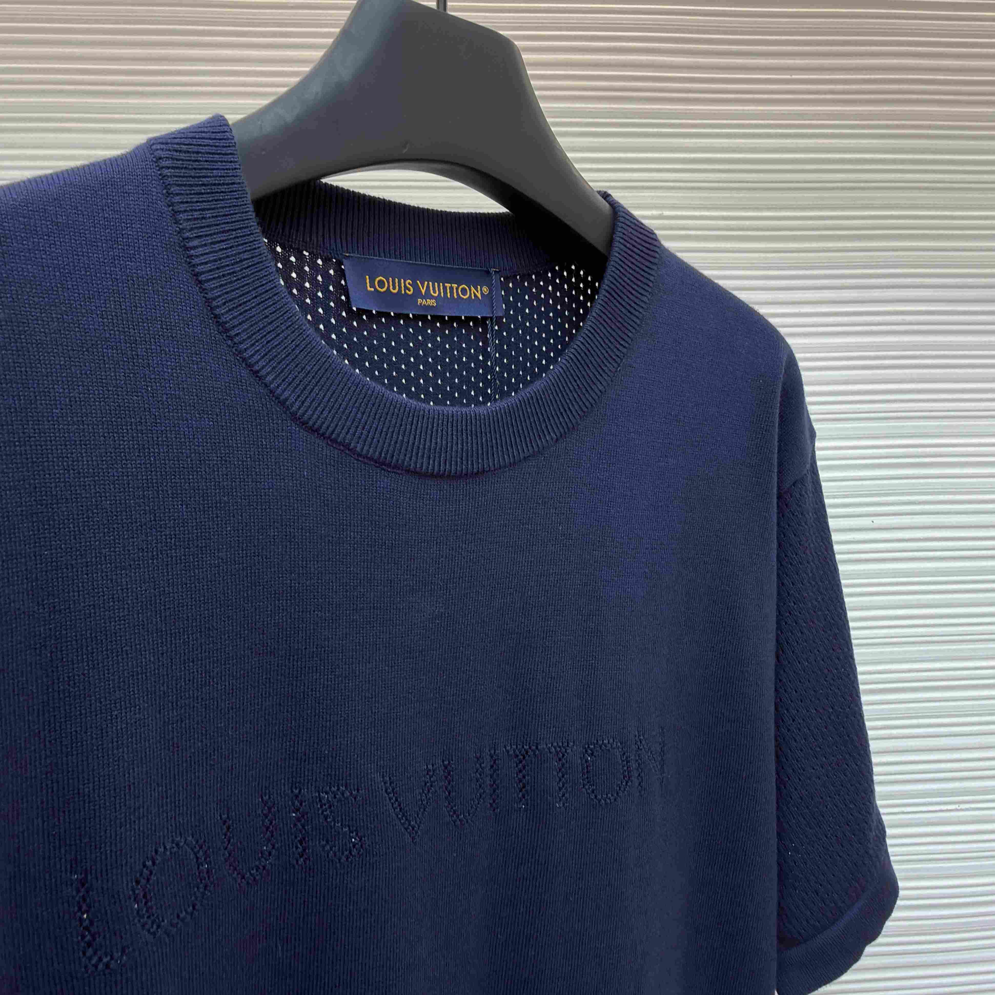 Louis Vuitton Cotton-Cashmere Short-Sleeved Crewneck 1AK6XR - FashionPlug