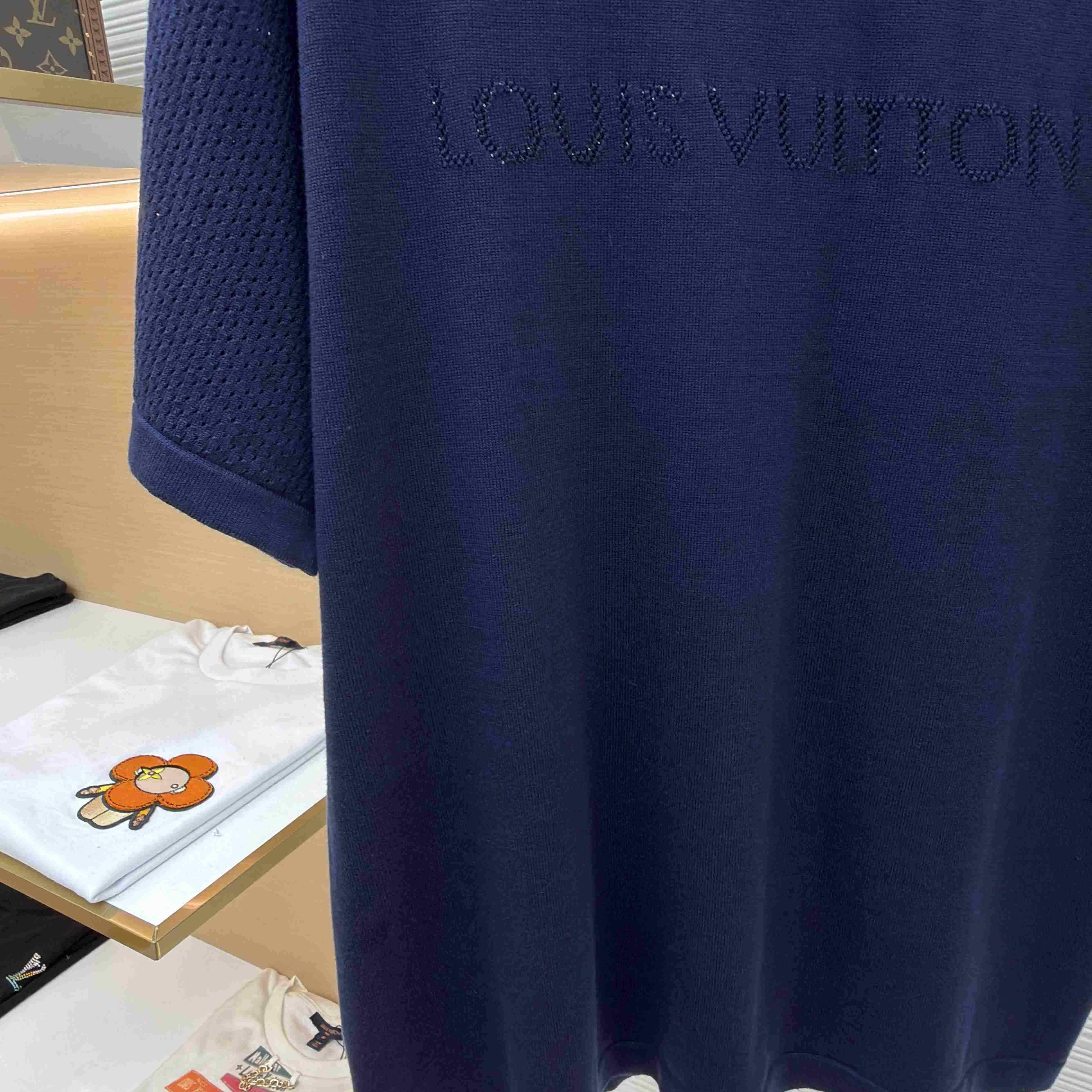 Louis Vuitton Cotton-Cashmere Short-Sleeved Crewneck 1AK6XR - FashionPlug