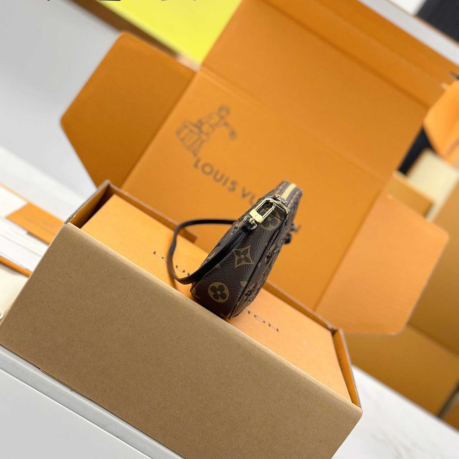 Louis Vuitton Pochette Accessoires M26473 - FashionPlug