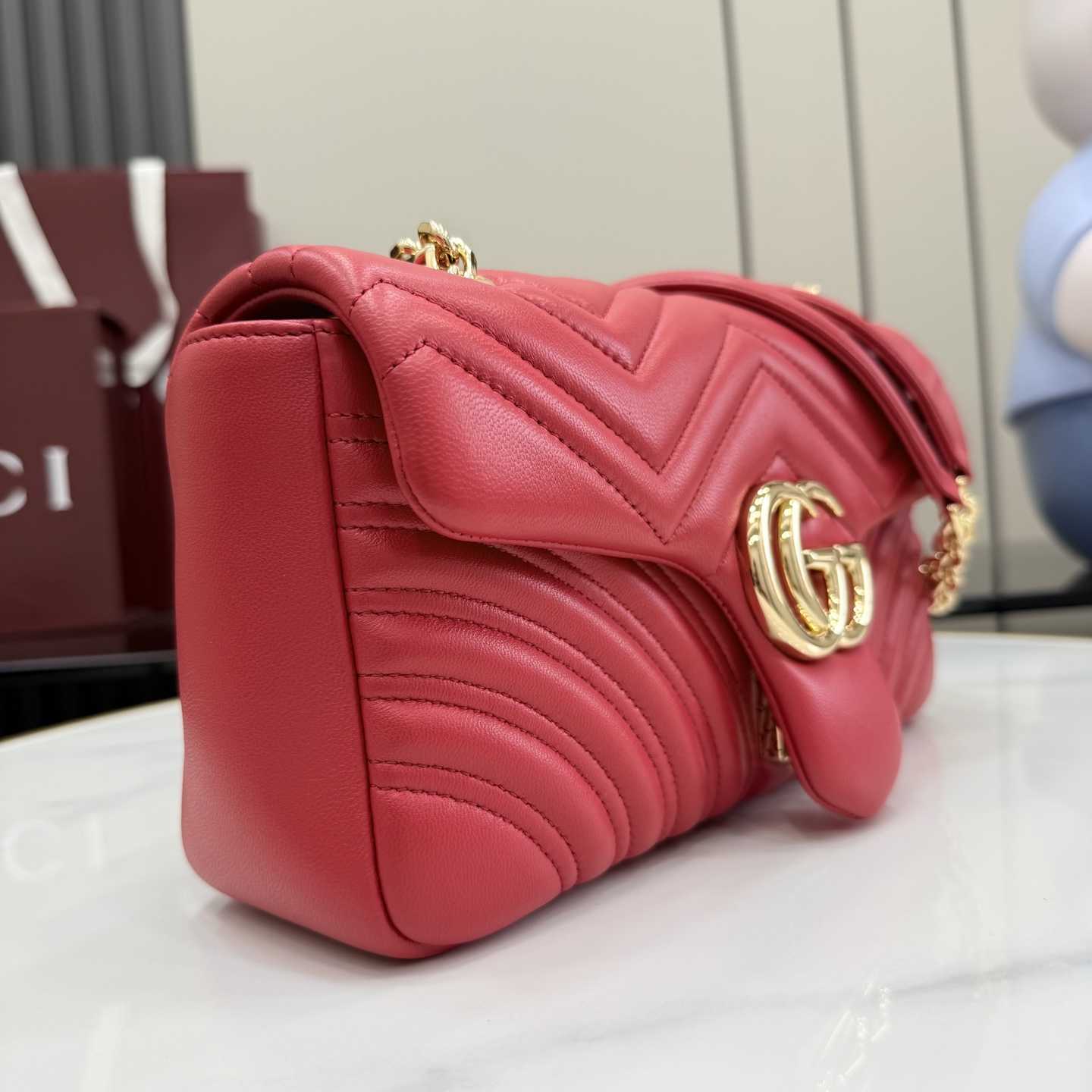 Gucci GG Marmont Medium Shoulder Bag - FashionPlug