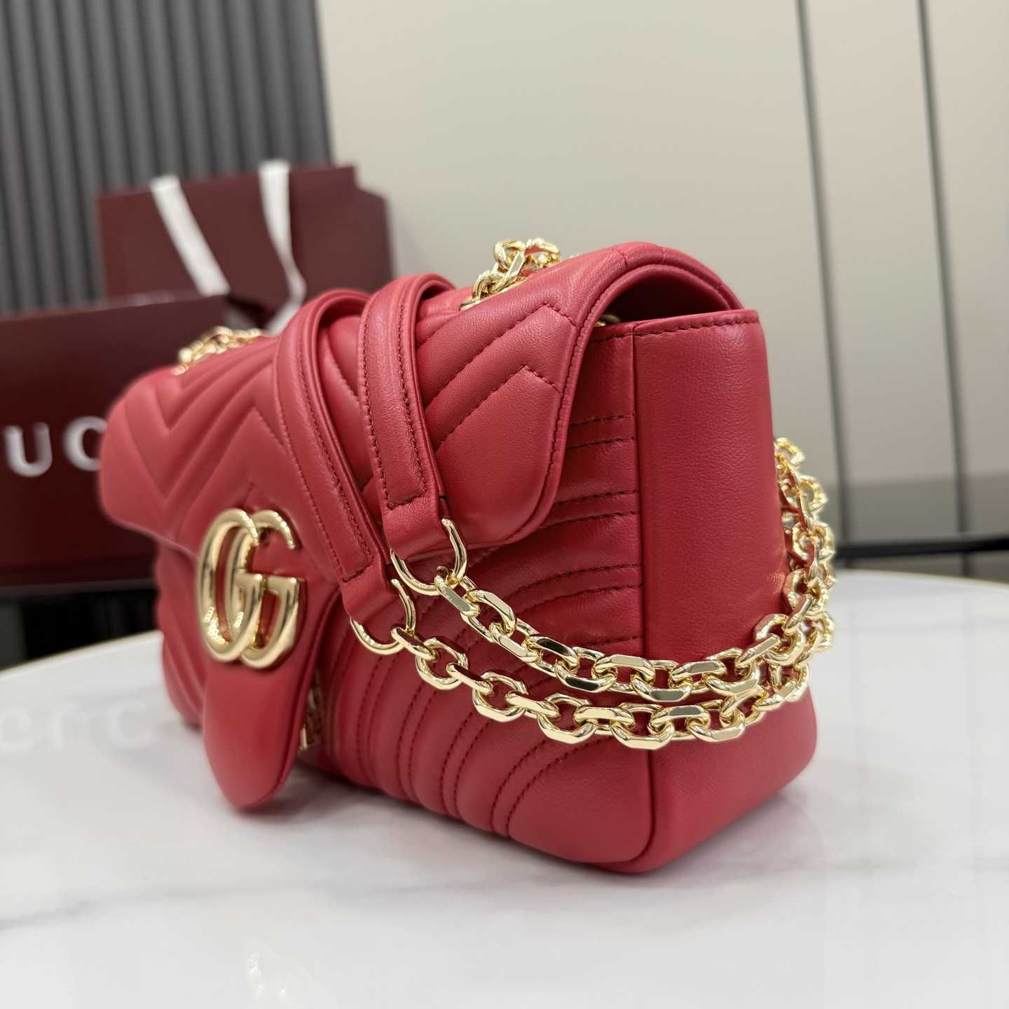 Gucci GG Marmont Medium Shoulder Bag - FashionPlug