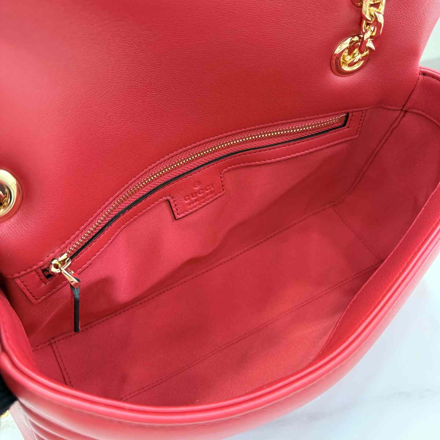 Gucci GG Marmont Medium Shoulder Bag - FashionPlug