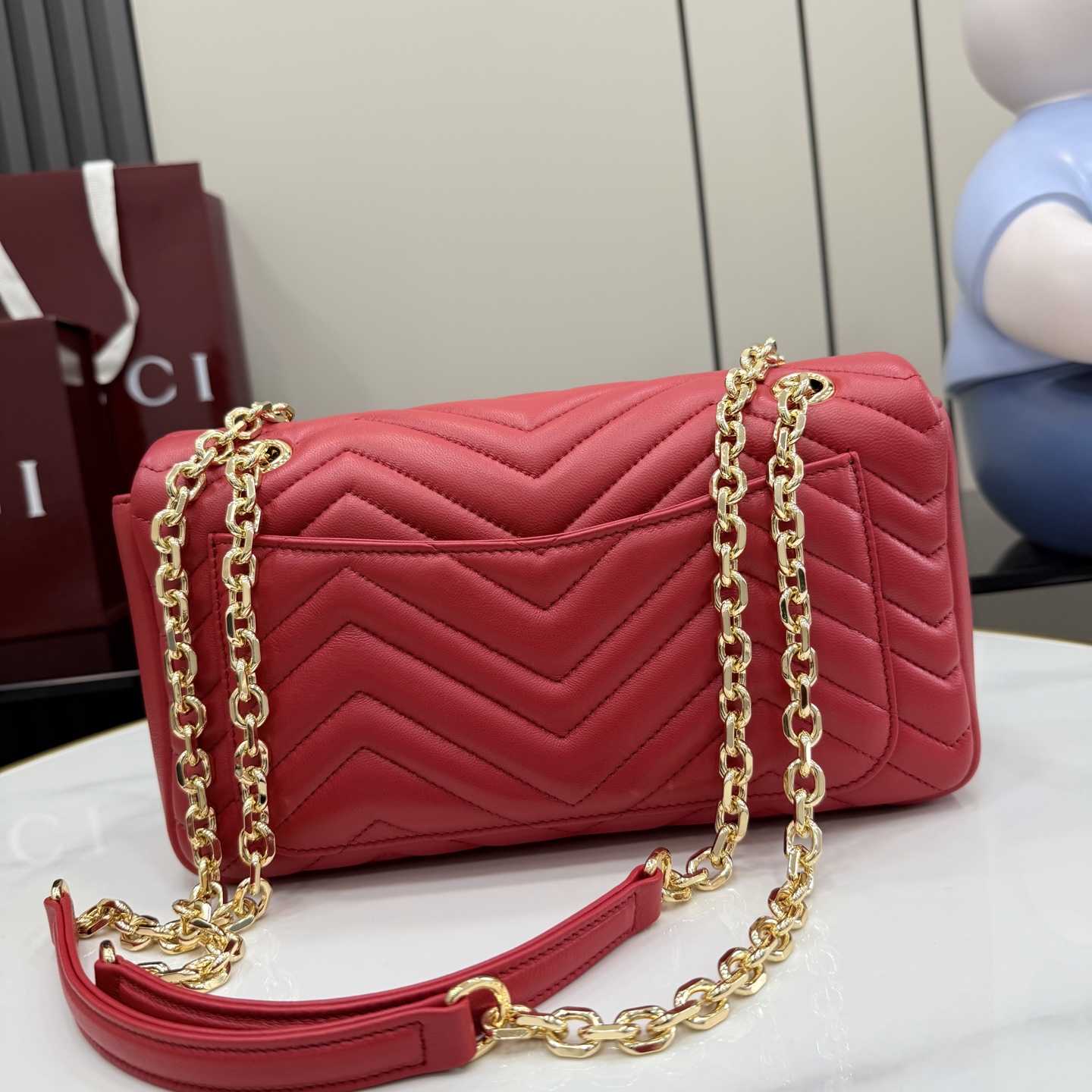 Gucci GG Marmont Medium Shoulder Bag - FashionPlug