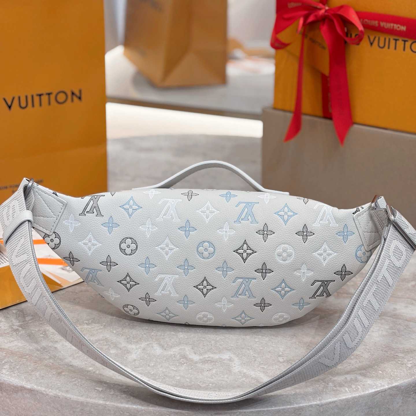 Louis Vuitton Rush Bumbag M28619 - FashionPlug