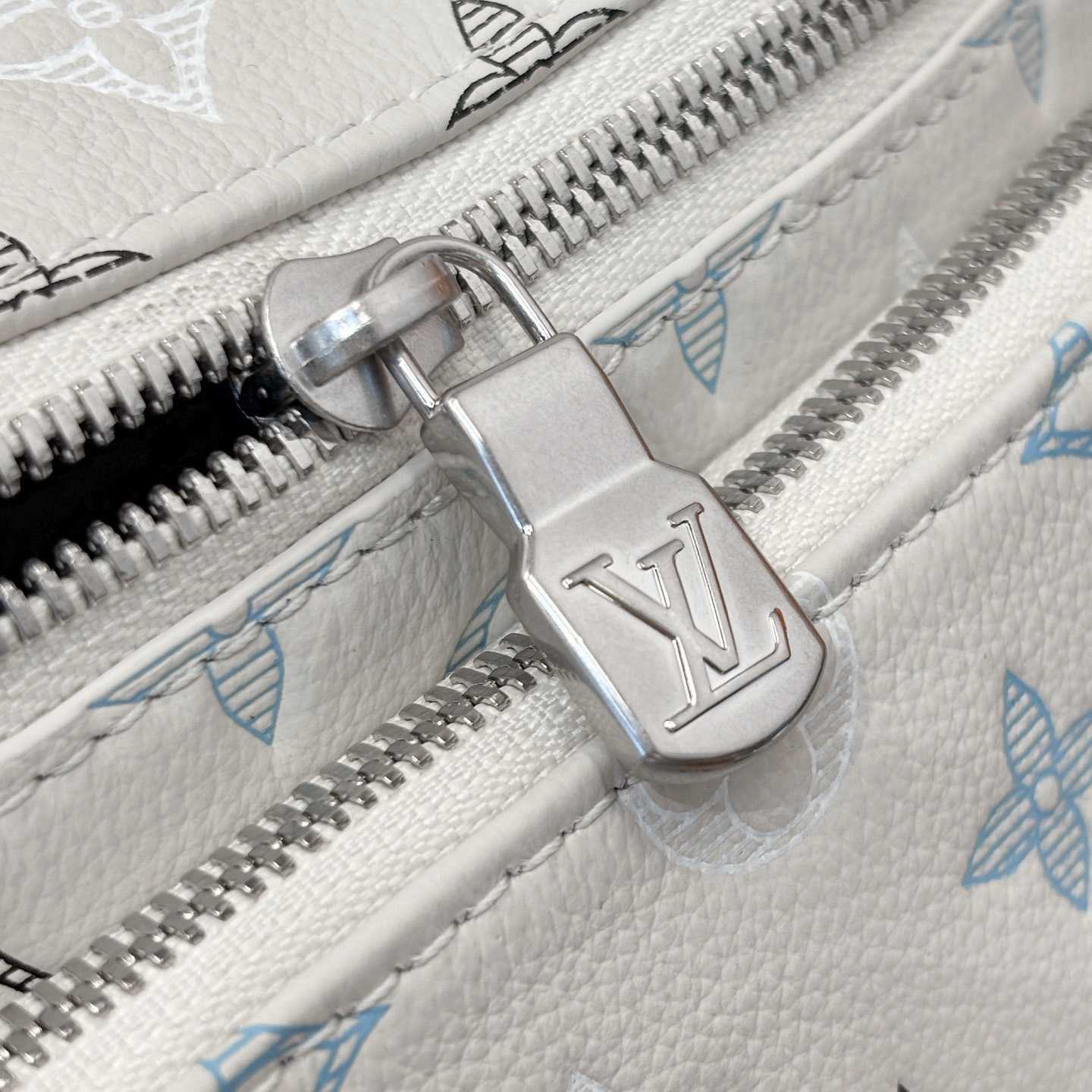 Louis Vuitton Rush Bumbag M28619 - FashionPlug