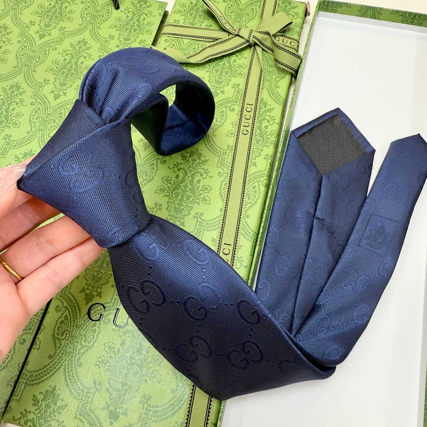 Gucci GG Silk Cotton Tie - FashionPlug
