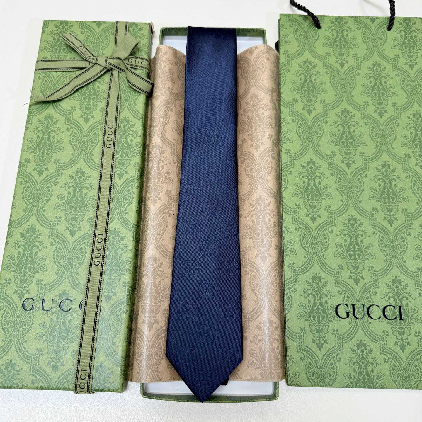Gucci GG Silk Cotton Tie - FashionPlug