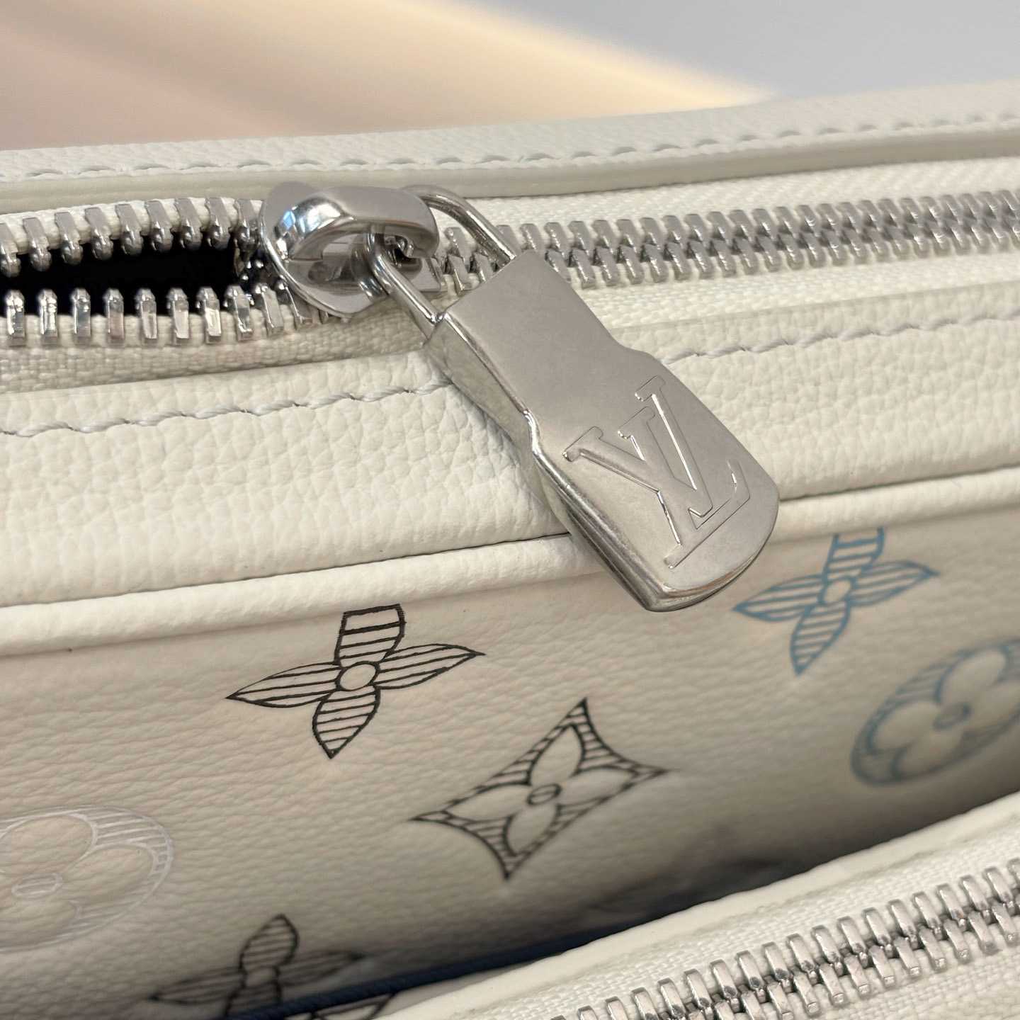 Louis Vuitton Trio Messenger M28854 - FashionPlug
