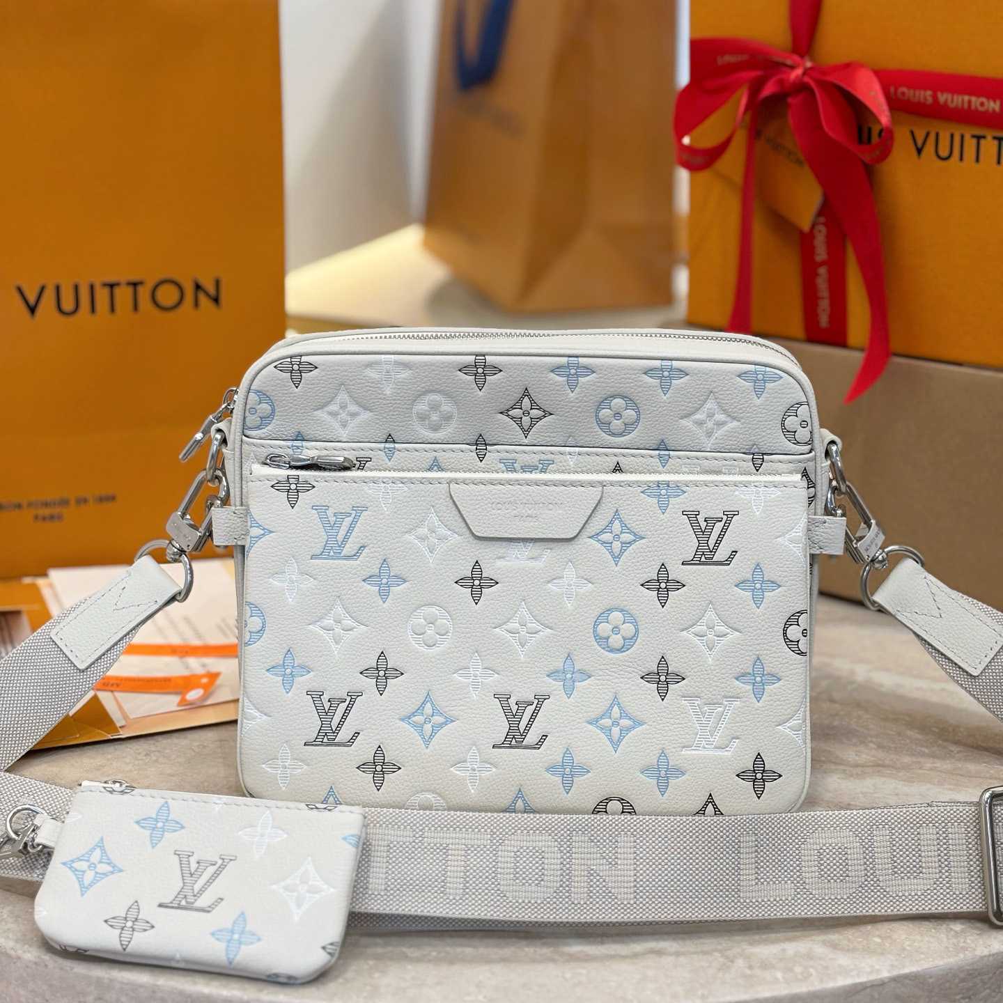 Louis Vuitton Trio Messenger M28854 - FashionPlug