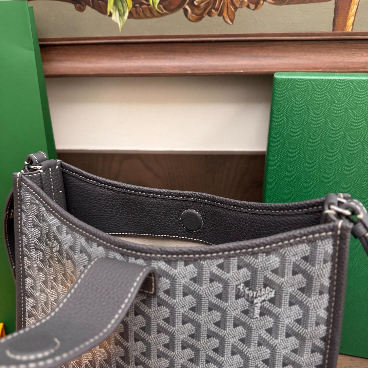 Goyard Musette Bag - FashionPlug