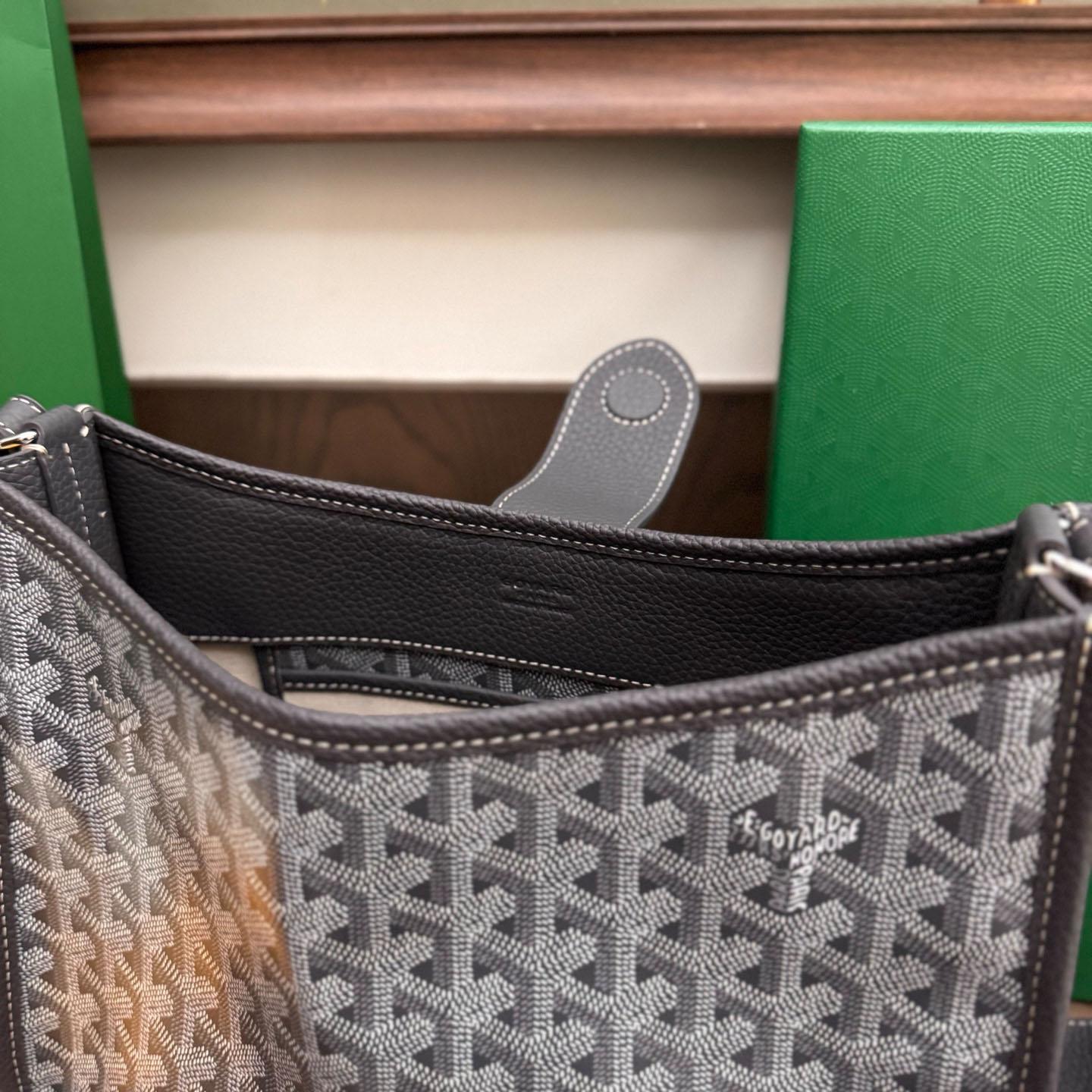 Goyard Musette Bag - FashionPlug